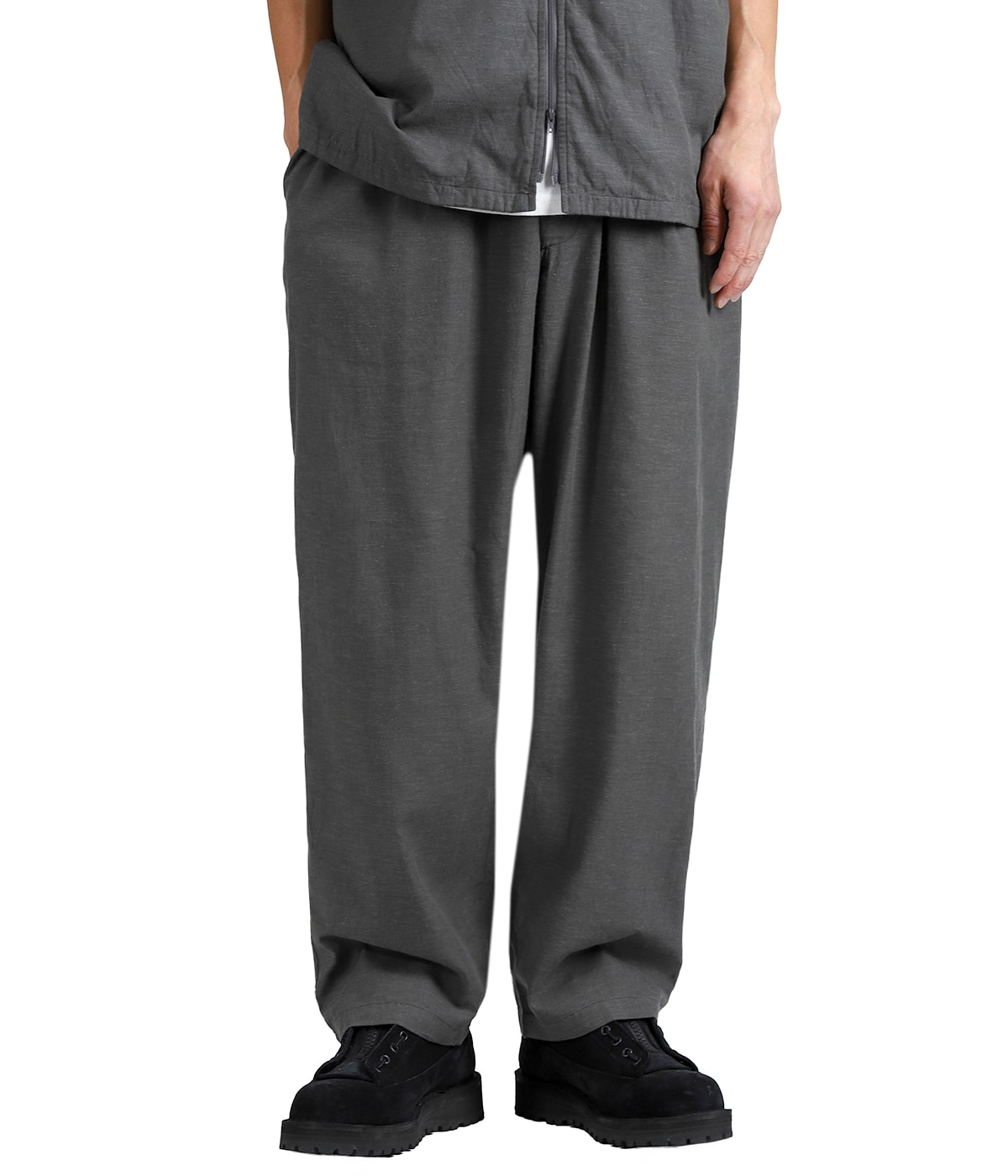 VAT DYE CHAMBRAY 1TUCK EASY PANTS | GOLD(ゴールド) / パンツ