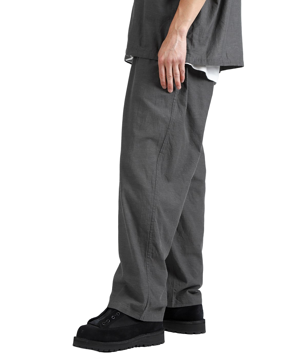 VAT DYE CHAMBRAY 1TUCK EASY PANTS | GOLD(ゴールド) / パンツ
