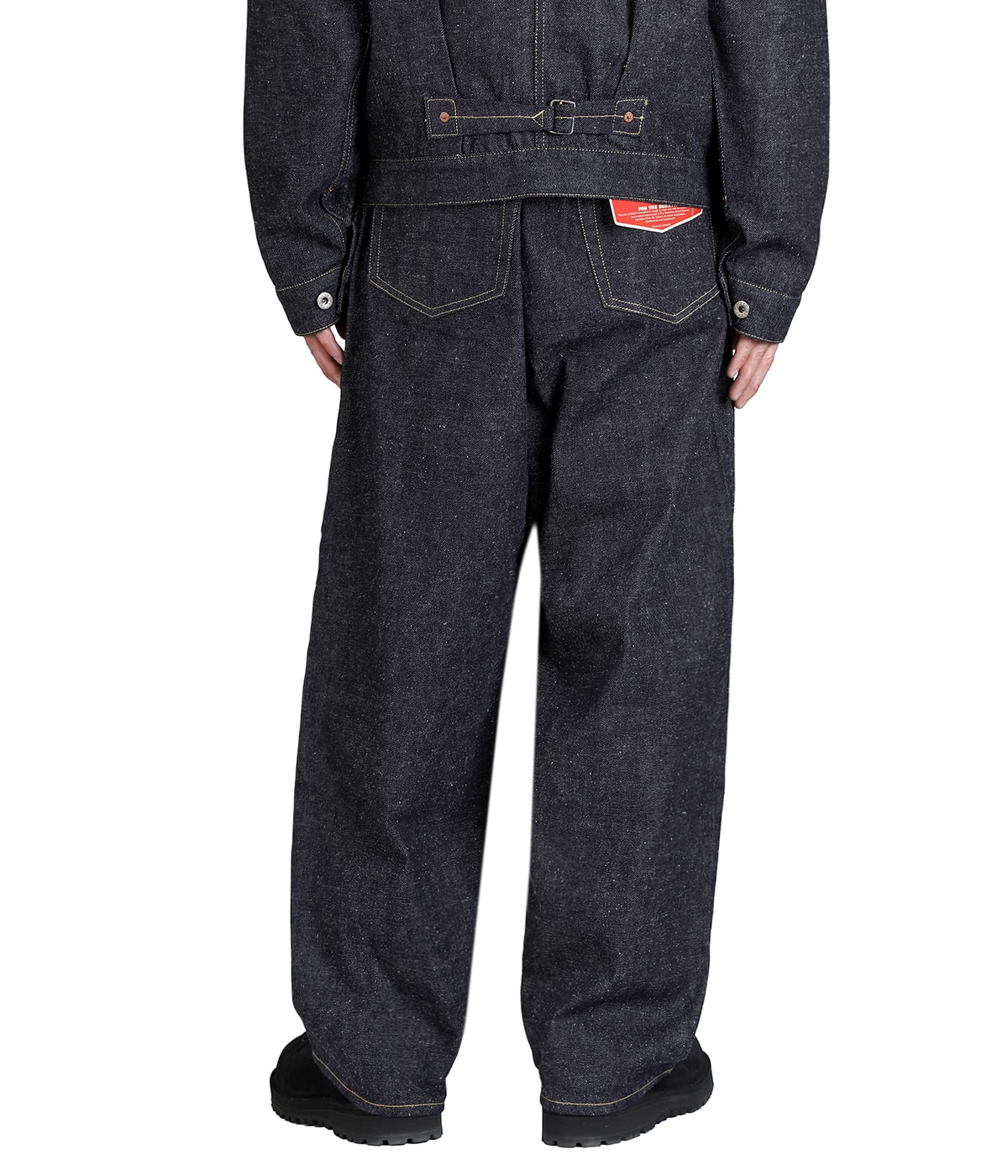 model（175cm / 60kg）B85 W75 H92 着用サイズ：M