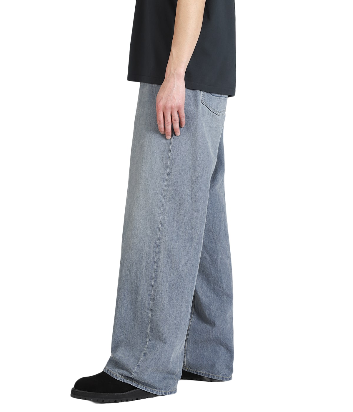 model（175cm / 60kg）B85 W75 H92 着用サイズ：2