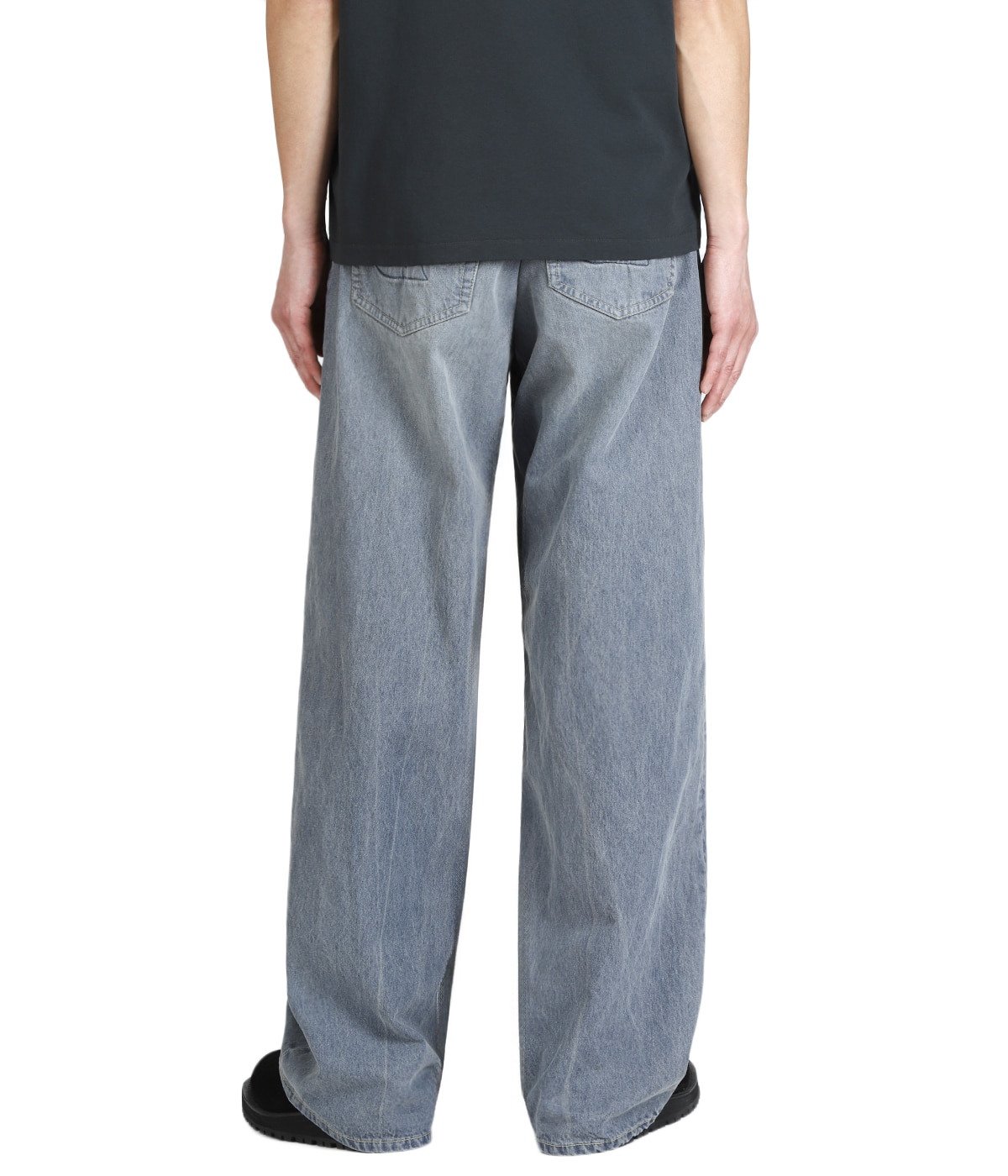 model（175cm / 60kg）B85 W75 H92 着用サイズ：2