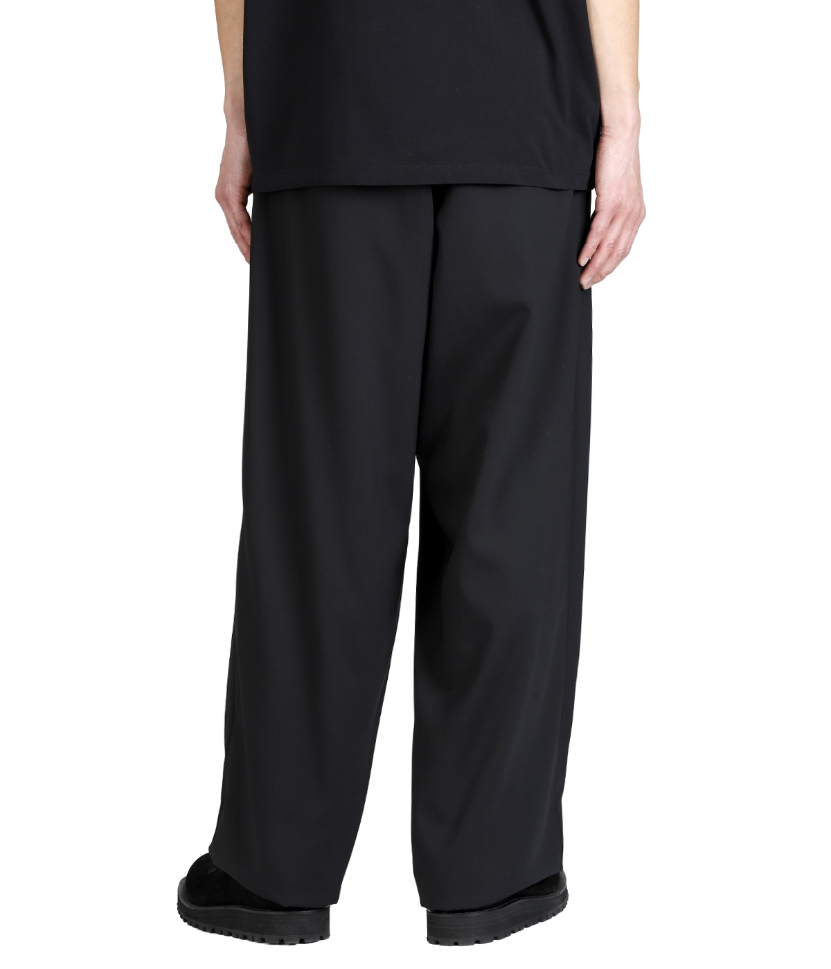 model（175cm / 60kg）B85 W75 H92 着用サイズ：2