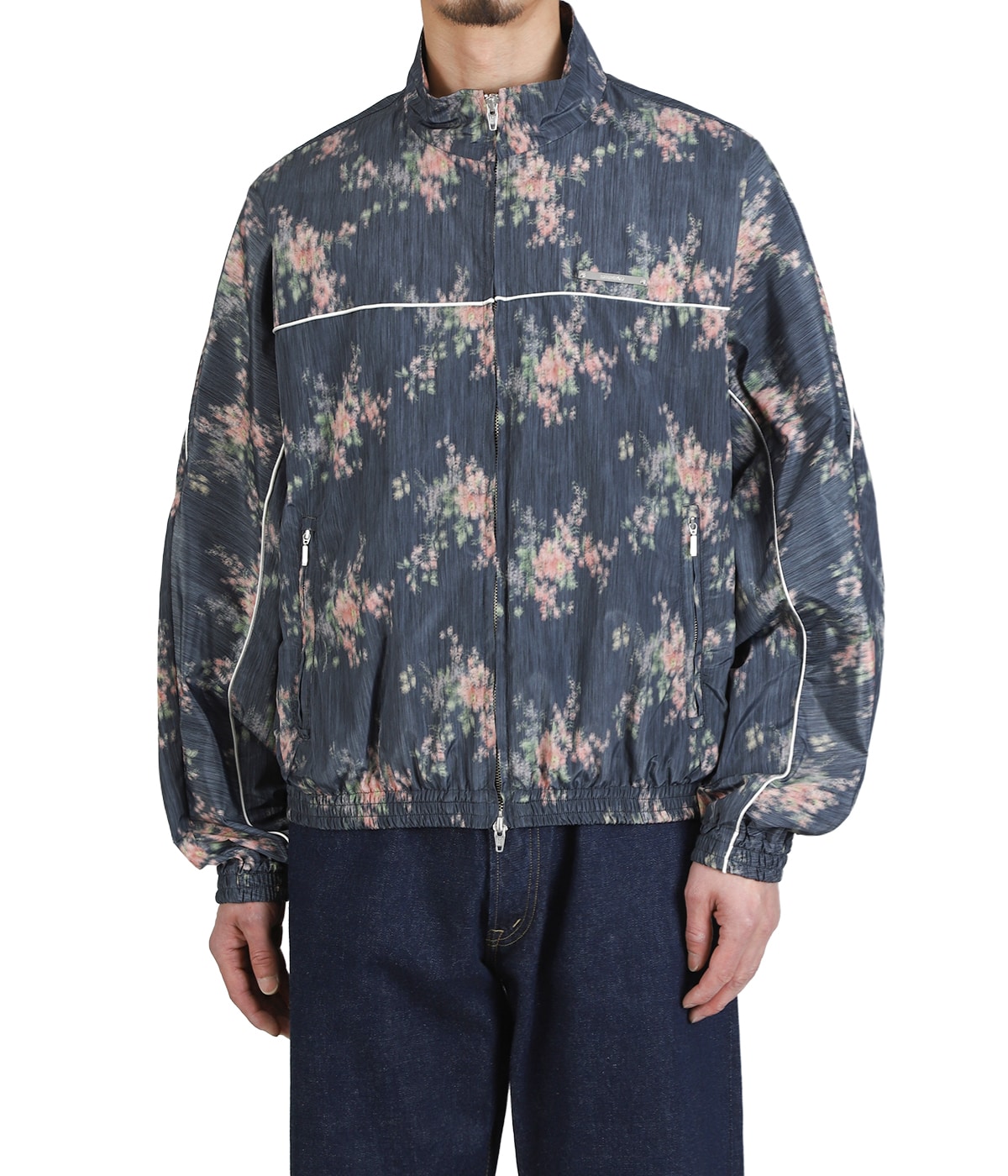 model（175cm / 60kg）B85 W75 H92 着用サイズ：M