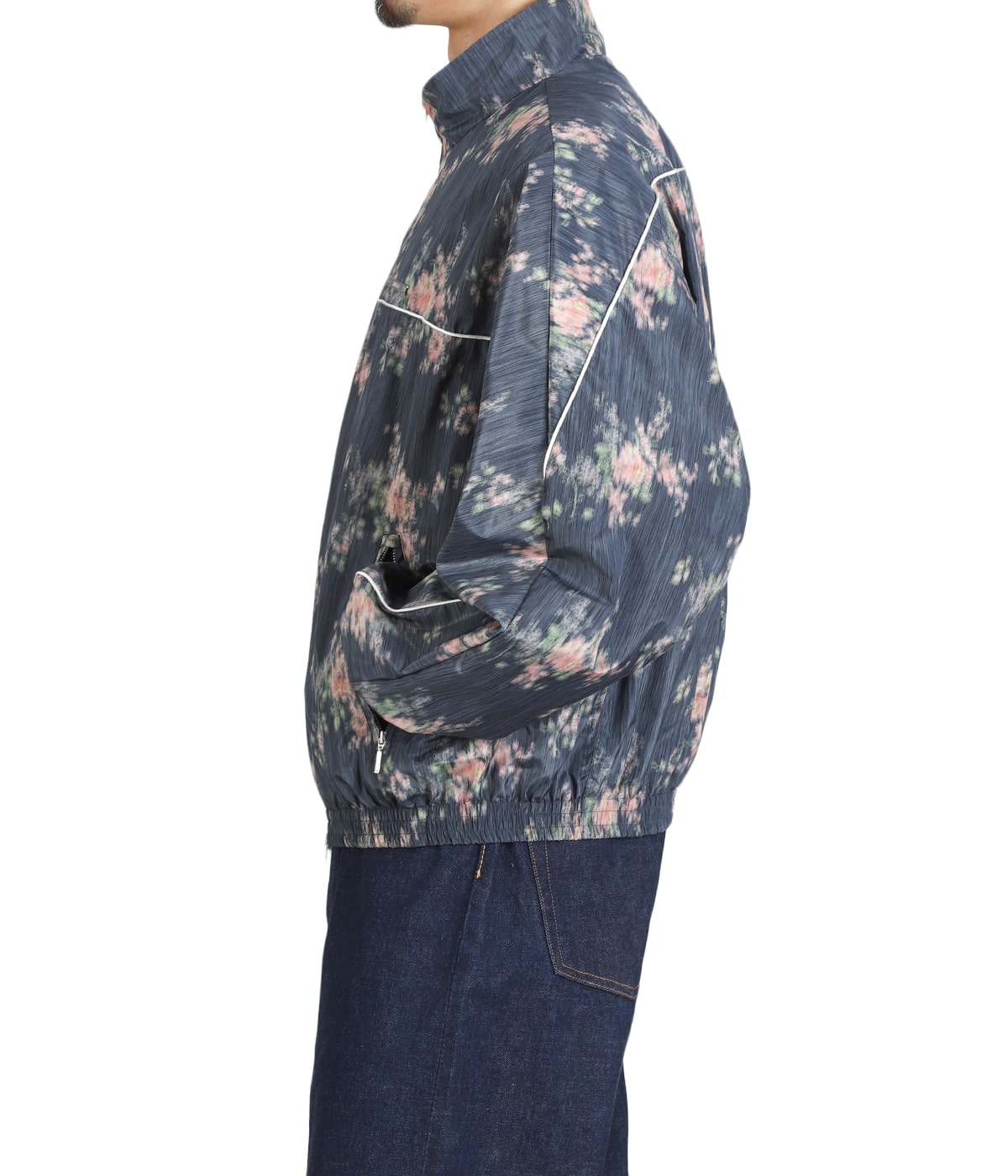 model（175cm / 60kg）B85 W75 H92 着用サイズ：M