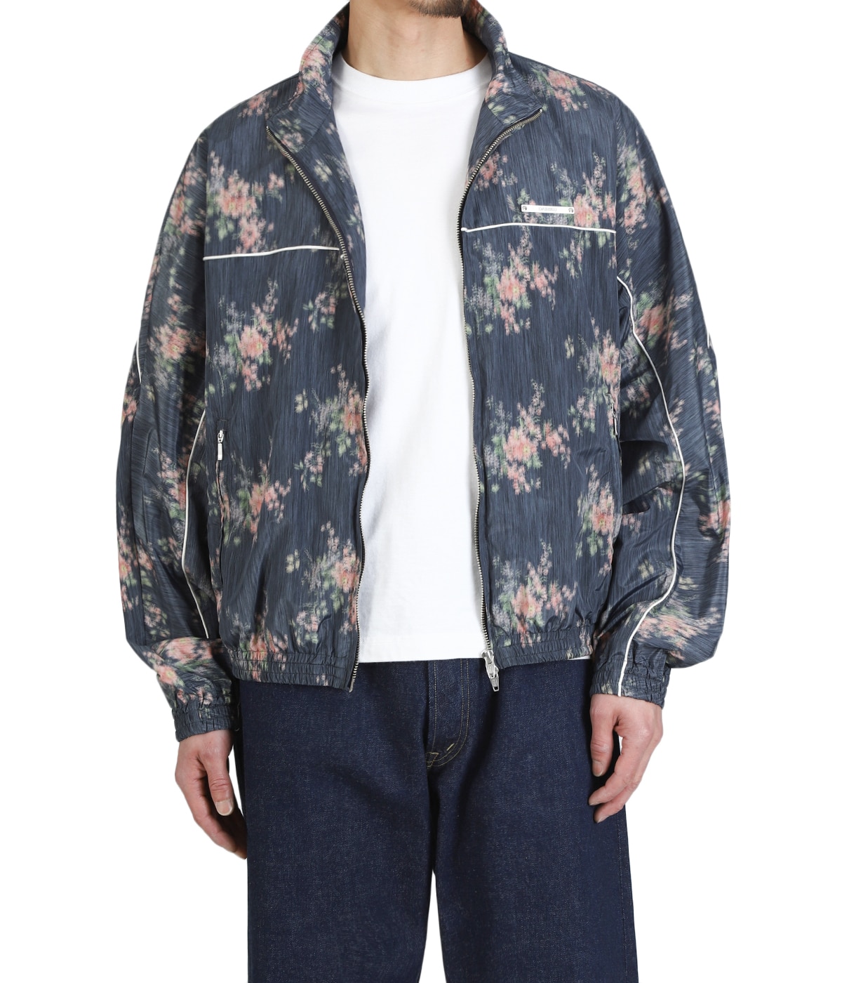 model（175cm / 60kg）B85 W75 H92 着用サイズ：M