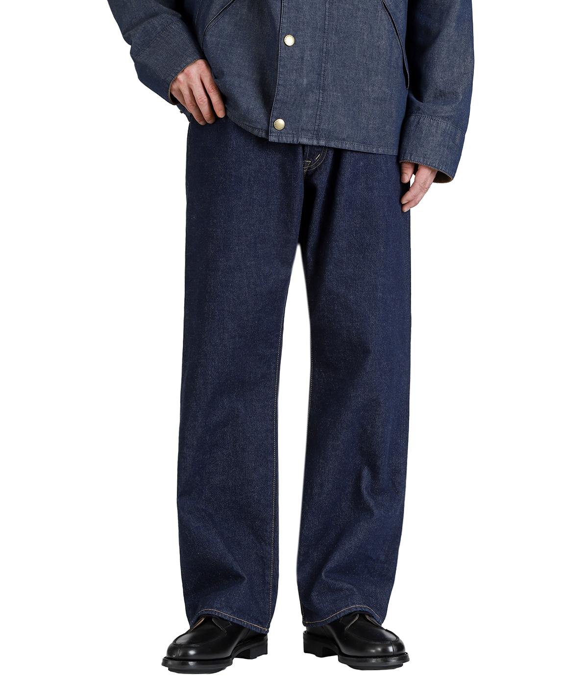 model（175cm / 60kg）B85 W75 H92 着用サイズ：32