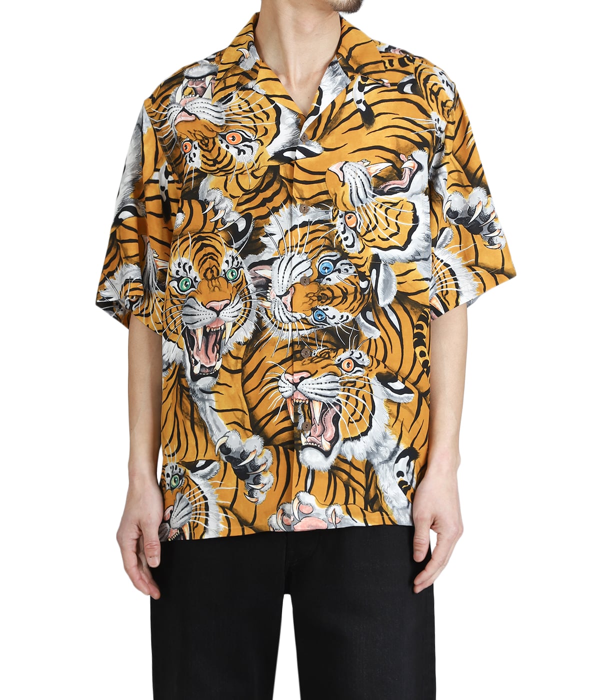 model（175cm / 60kg）B85 W75 H92 着用サイズ：M