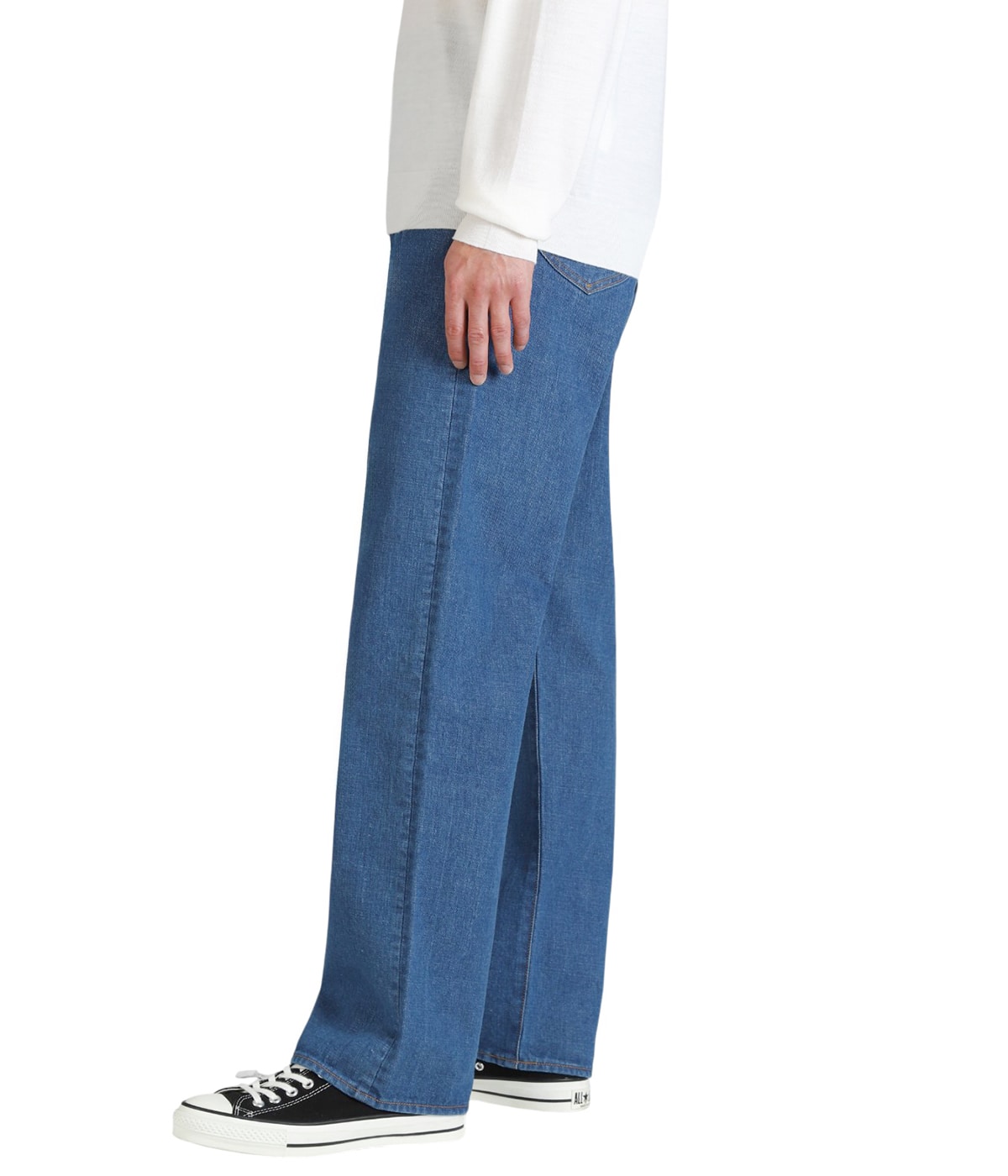 model（175cm / 60kg）B85 W75 H92 着用サイズ：32inch