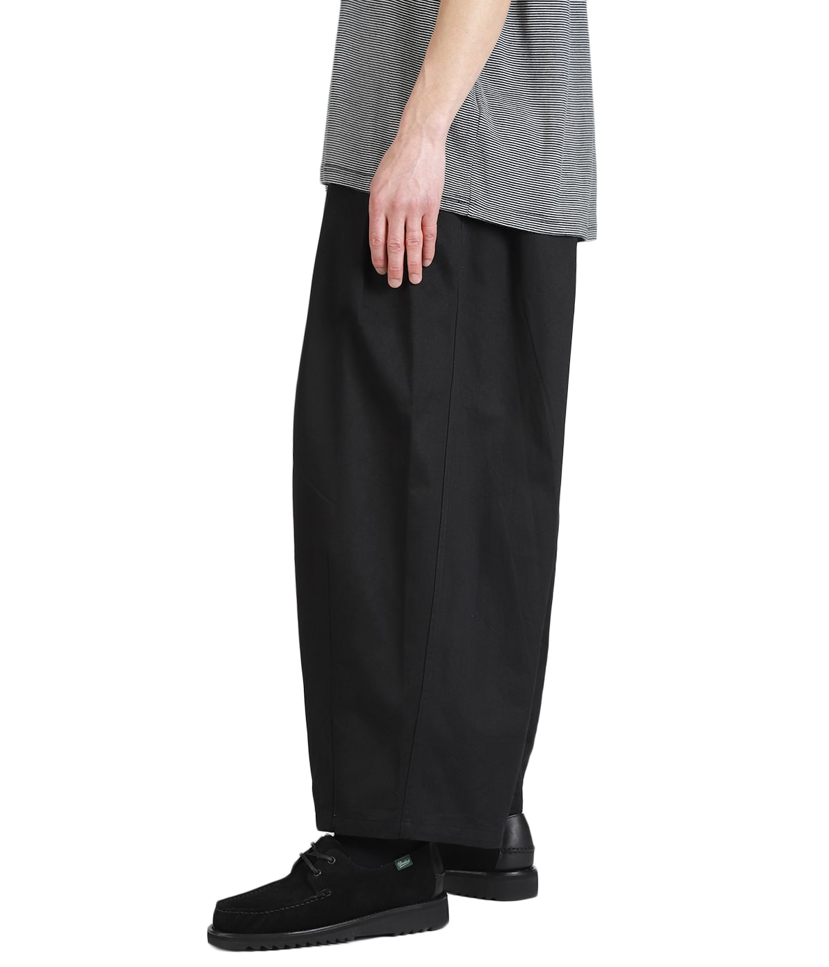 model(175cm / 60kg)B85 W75 H92 着用サイズ：M(46)