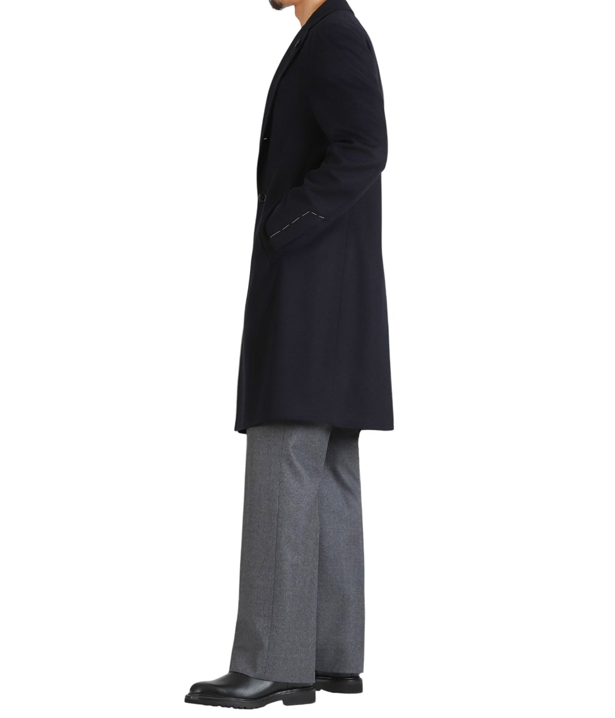 model(175cm / 60kg)B85 W75 H92 着用サイズ：46