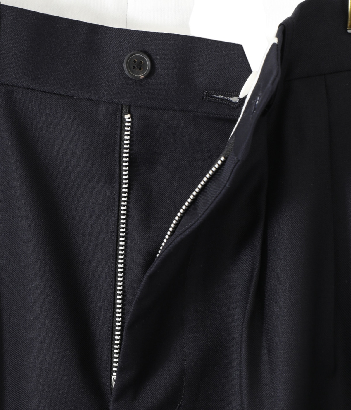 レディース】SUPER120'S Wool Serge Tapered Trousers | Scye