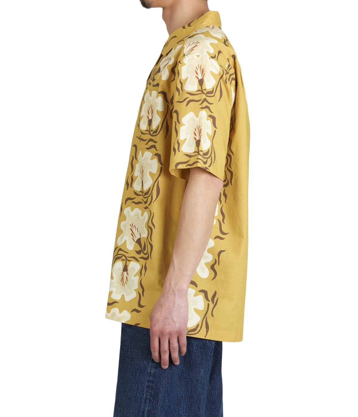 model（175cm / 60kg）B85 W75 H92 着用サイズ：M