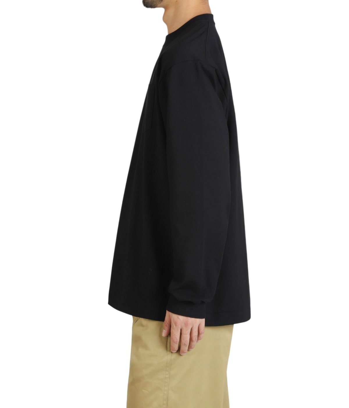 model（184cm / 63kg）B85 W80 H102 着用サイズ：L