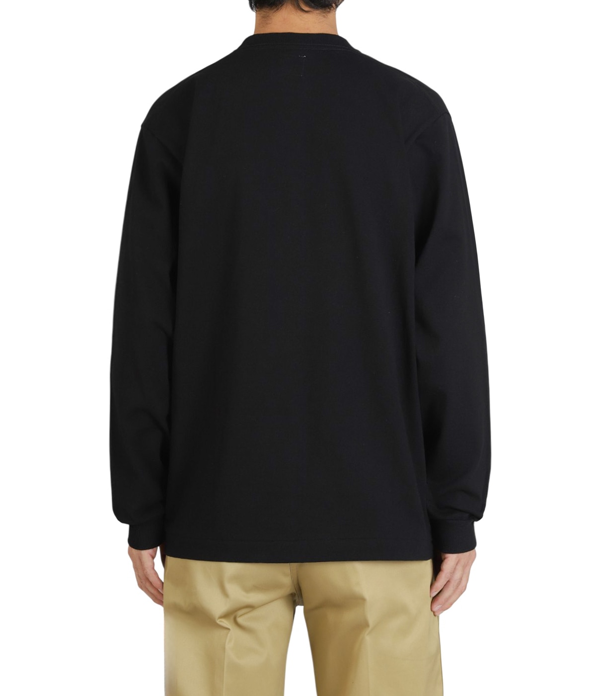 model（184cm / 63kg）B85 W80 H102 着用サイズ：L