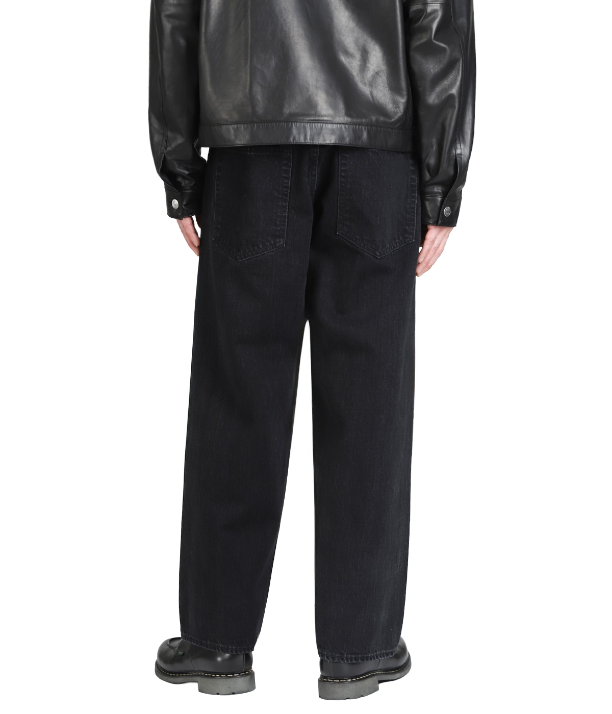 model（175cm / 60kg）B85 W75 H92 着用サイズ：29