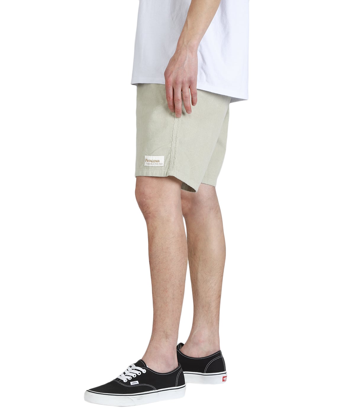 model（175cm / 60kg）B85 W75 H92 着用サイズ：M