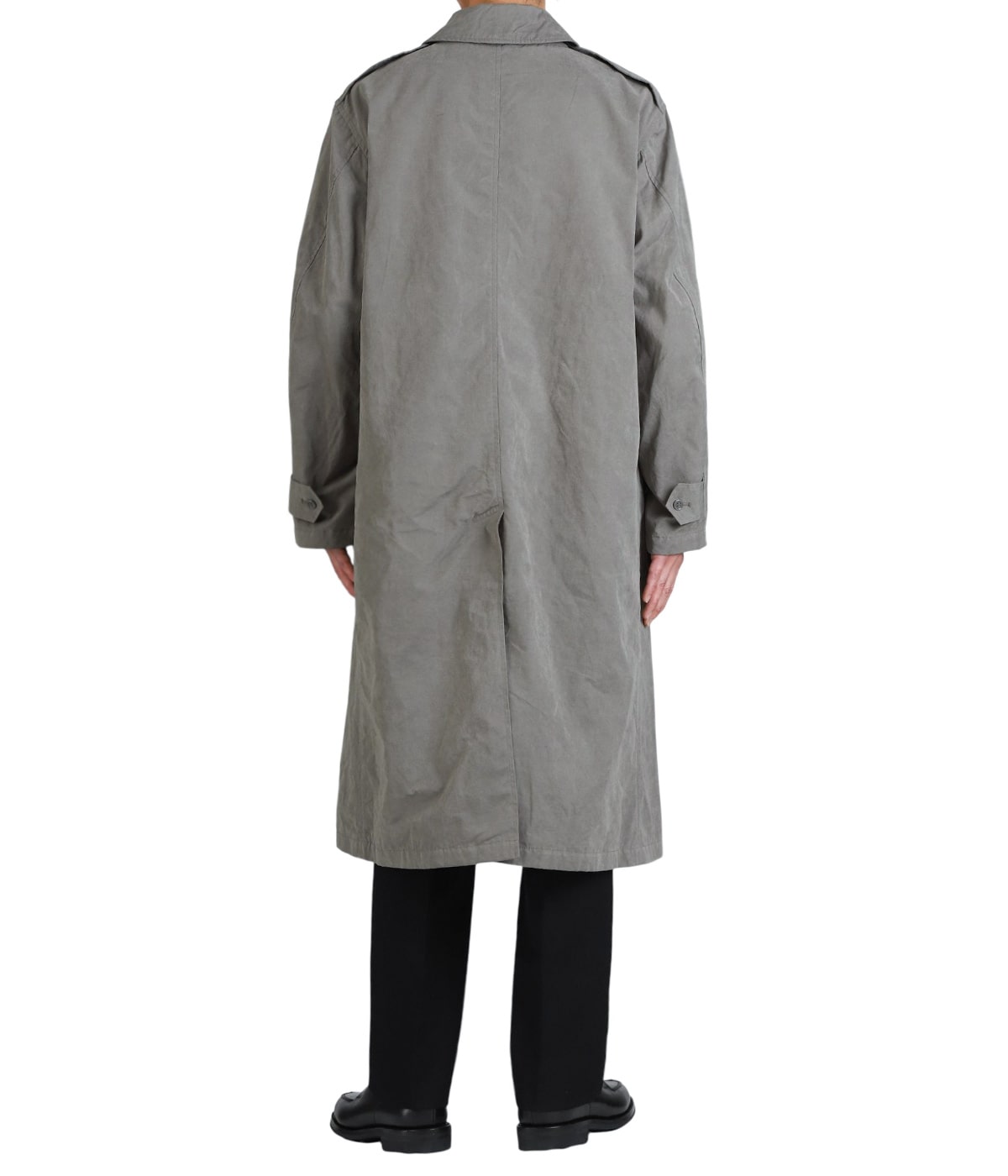 model（175cm / 60kg）B85 W75 H92 着用サイズ：S