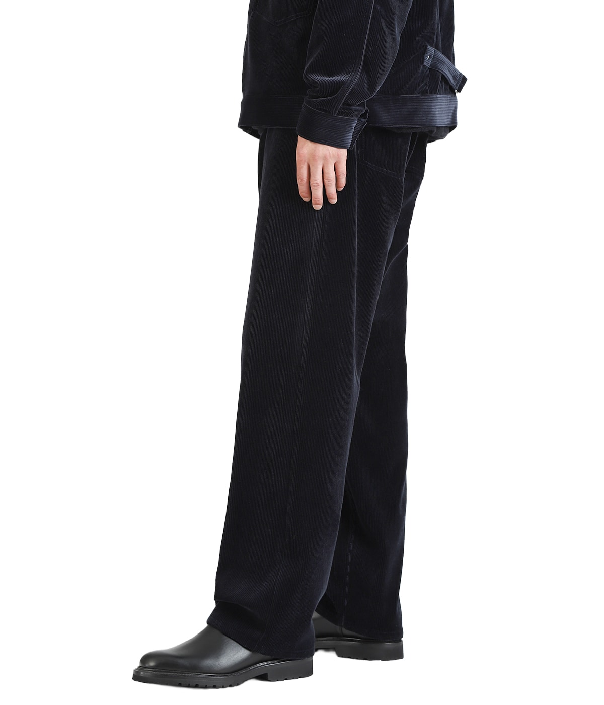 model（175cm / 60kg）B85 W75 H92 着用サイズ：M