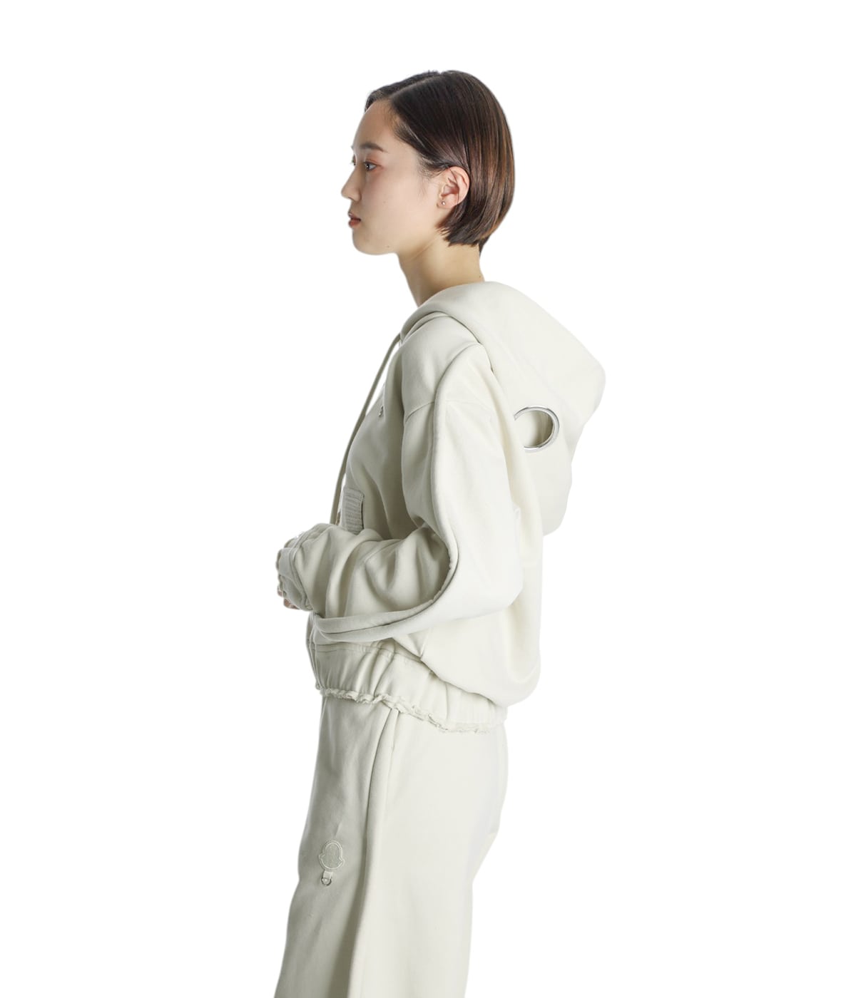 【新品未使用タグ付き】MONCLER クロップド ショート丈パーカー　XS　白色 定価10万 新品未使用タグ付き MONCLER lettering logo hoodie