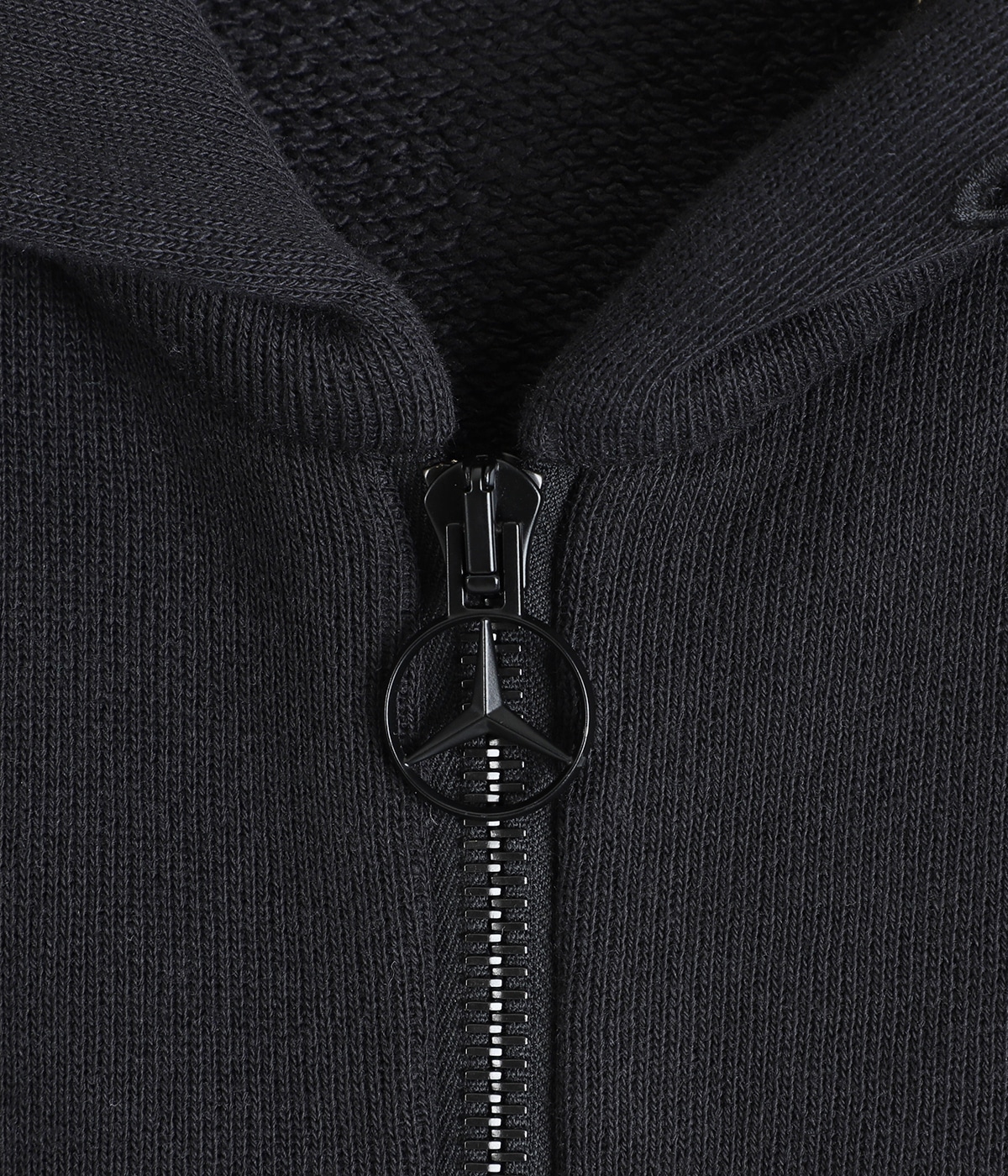 MONCLER FLYING NEWS ブラックパーカー MONCLER(モンクレール) ジップパーカー が入荷！【つくば店