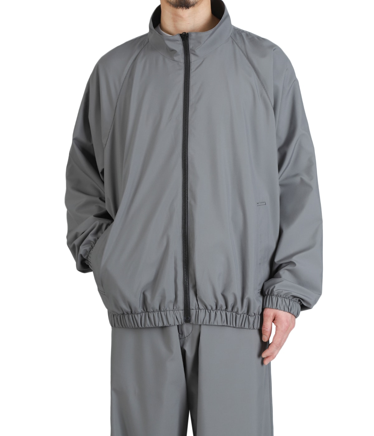 model（175cm / 60kg）B85 W75 H92 着用サイズ：38