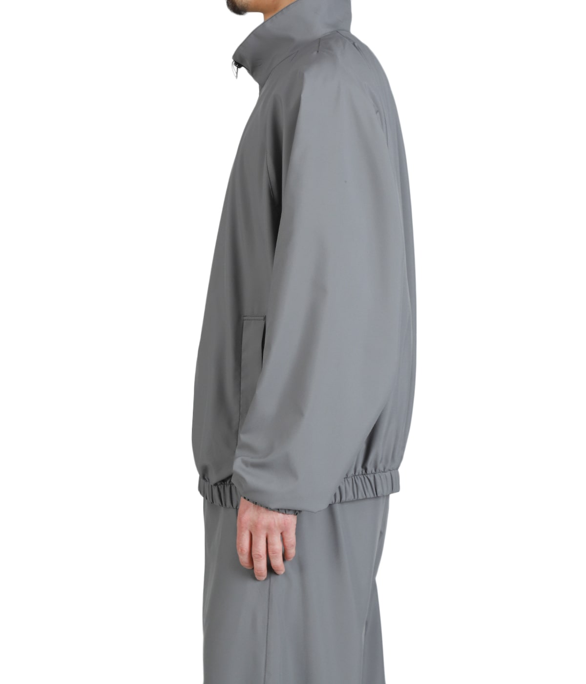 model（175cm / 60kg）B85 W75 H92 着用サイズ：38