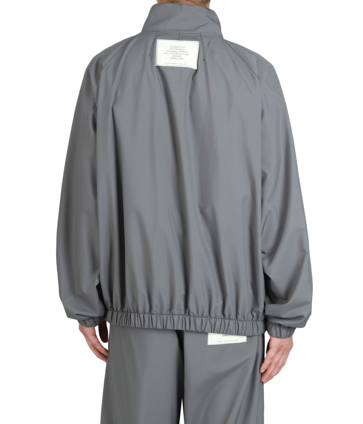 model（175cm / 60kg）B85 W75 H92 着用サイズ：38