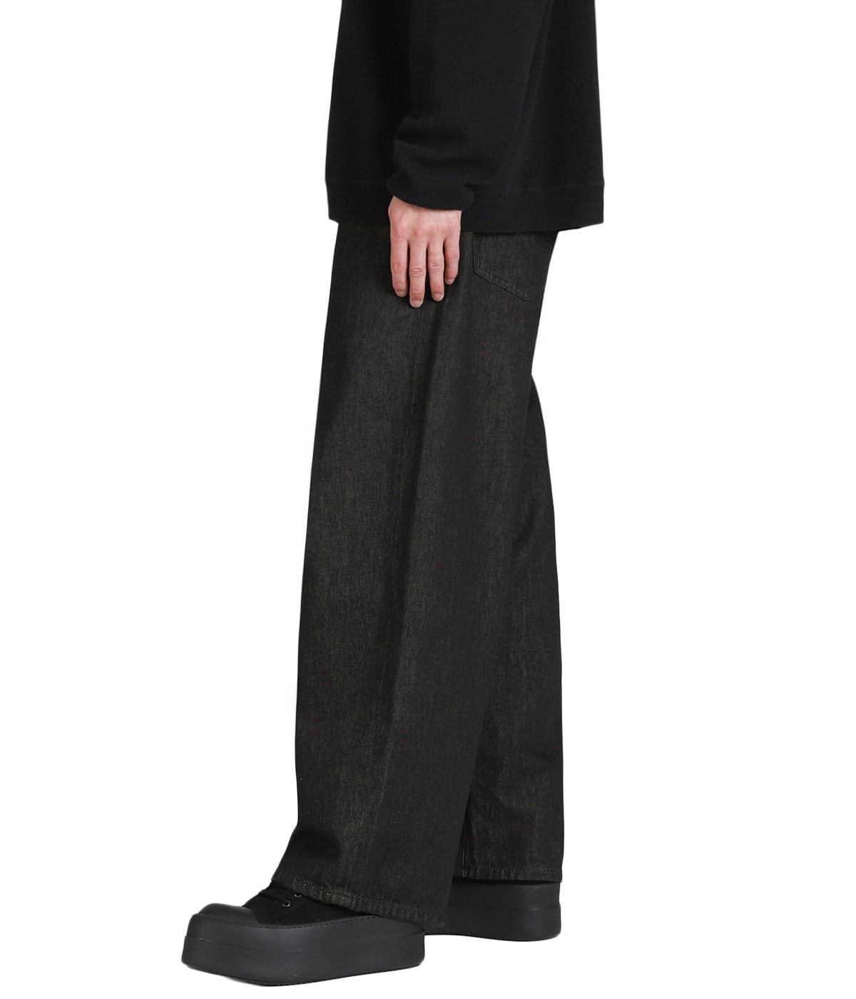 model（175cm / 60kg）B85 W75 H92 着用サイズ：28inch