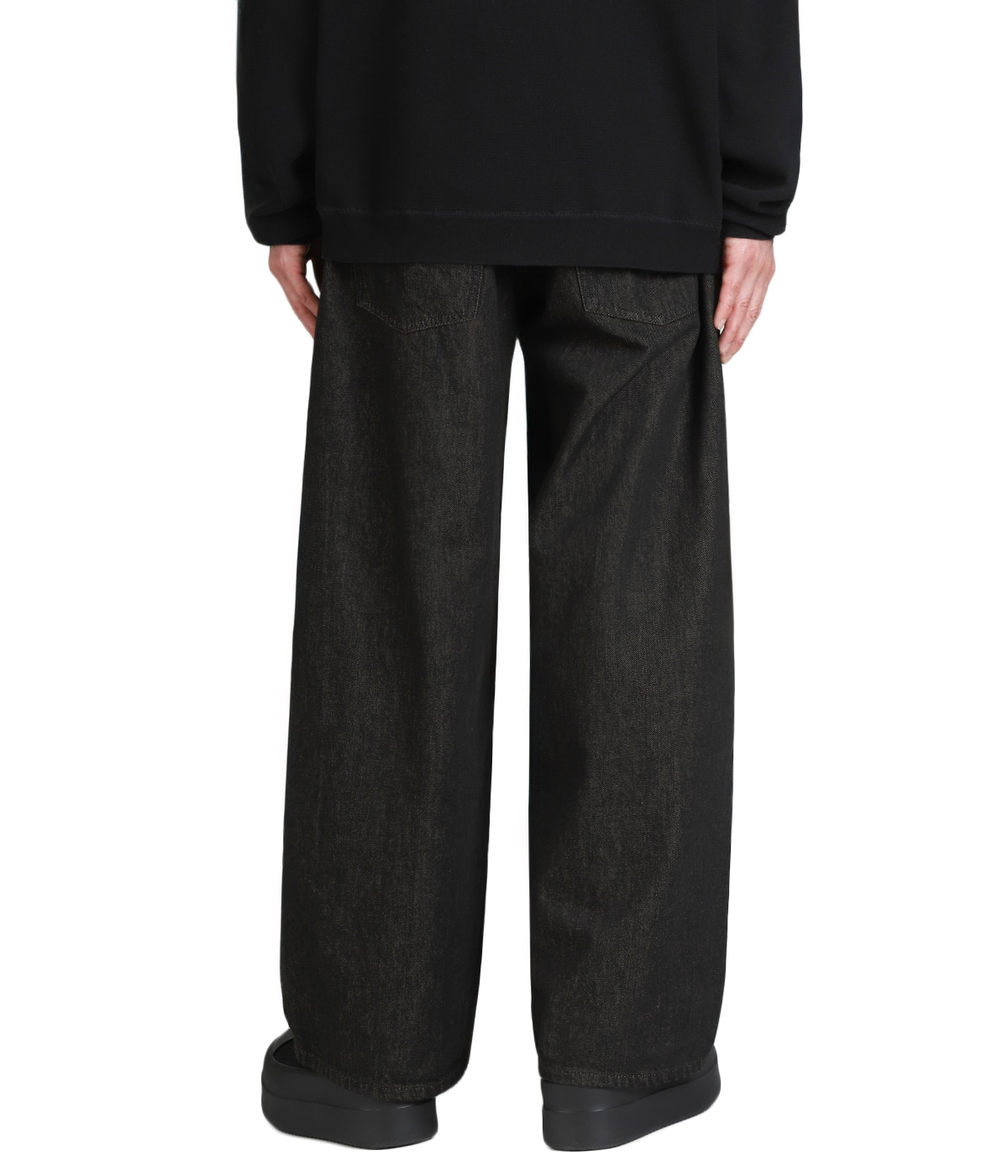 model（175cm / 60kg）B85 W75 H92 着用サイズ：28inch