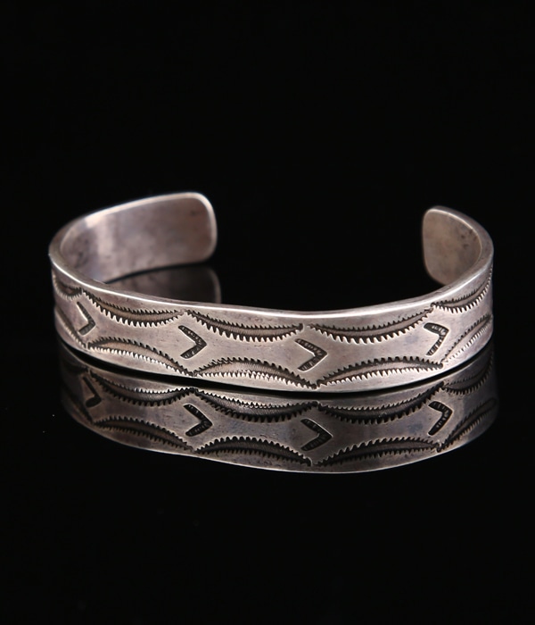 ネイティブアメリカンジュエリー　バングル 1930～1940's HAND STAMPED NAVAJO CUFF INGOT | Native