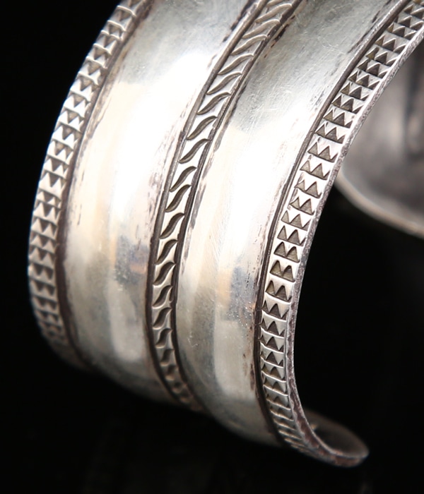 アクセサリー JONA THAN DAY CONTEMPORARY BANGLE JONA THAN DAY CONTEMPORARY BANGLE | Native American Jewelry