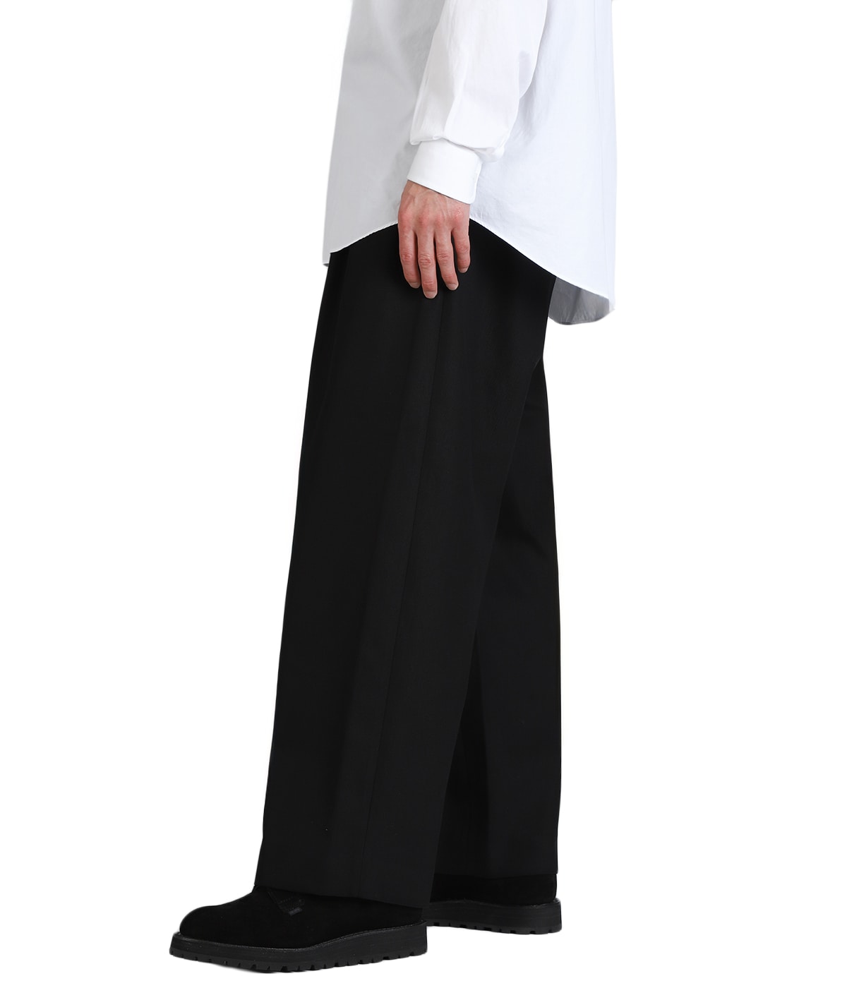 model（175cm / 60kg）B85 W75 H92 着用サイズ：2