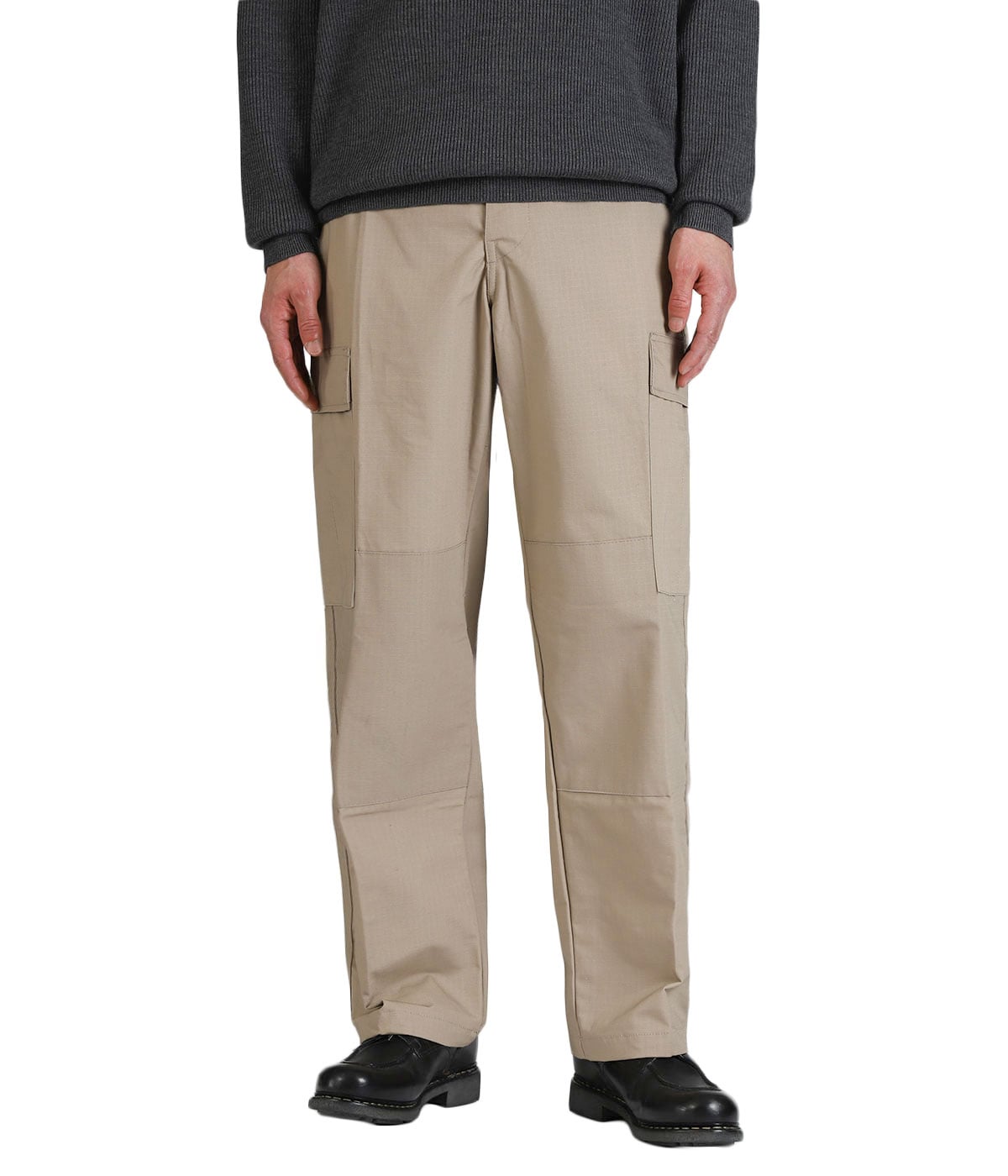 model（175cm / 60kg）B85 W75 H92 着用サイズ：S-SHORT