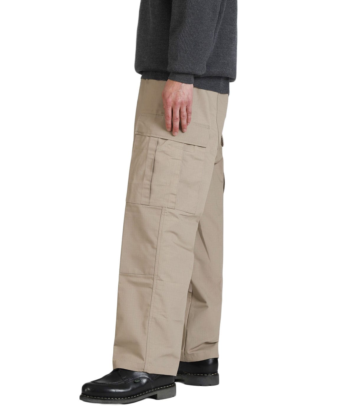 model（175cm / 60kg）B85 W75 H92 着用サイズ：S-SHORT