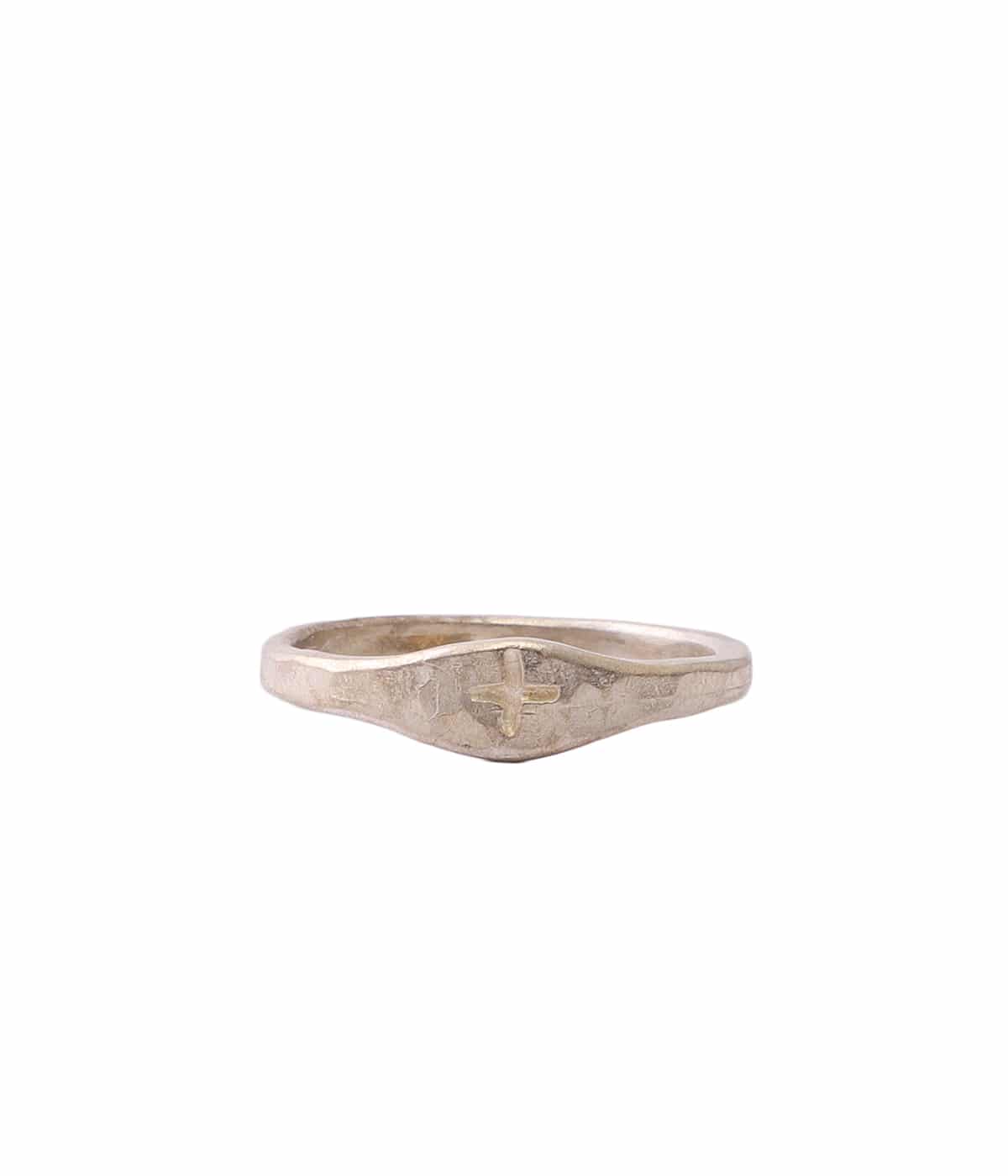 アクセサリー m.a+ thin single carved cross ring thin single carved cross ring | m.a+(エムエークロス
