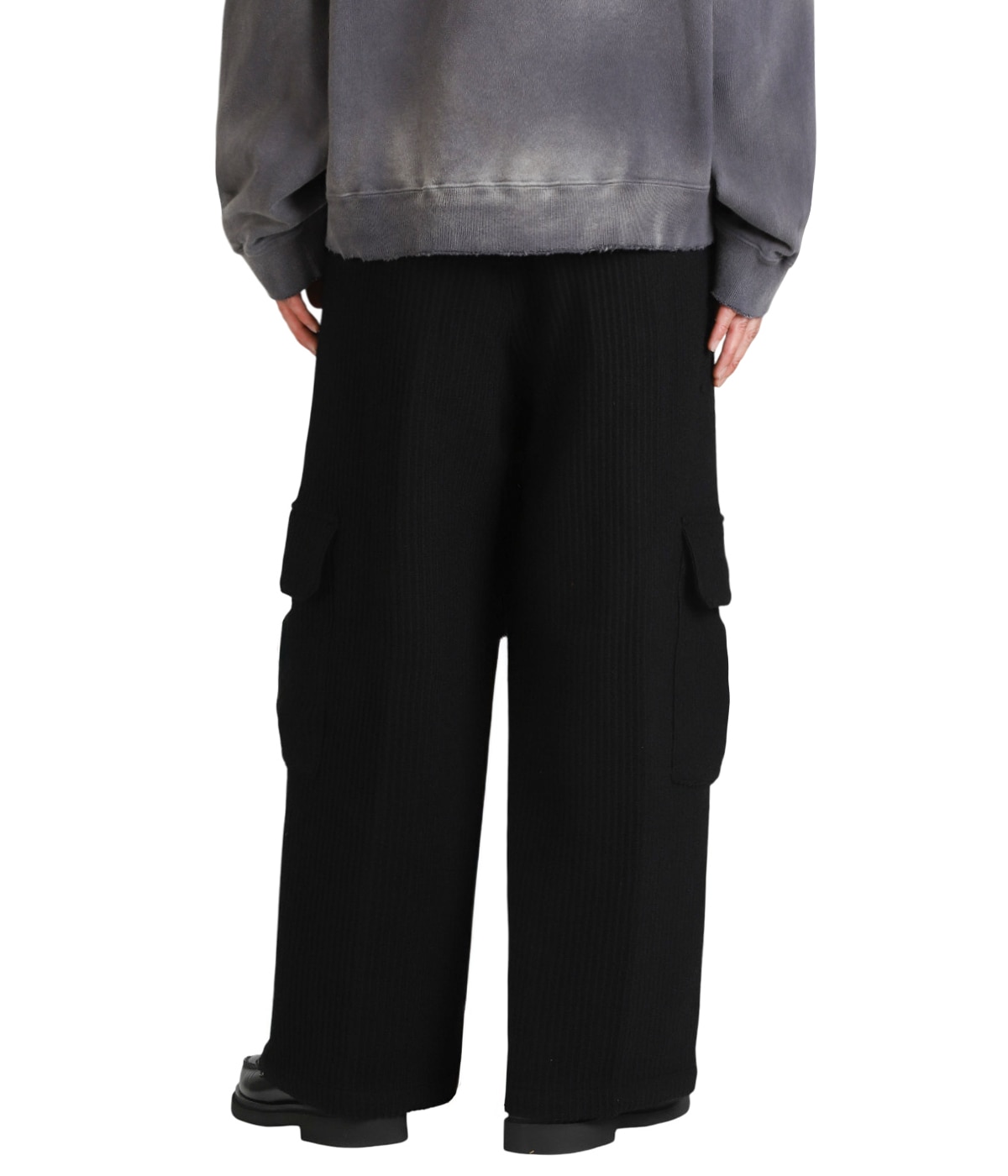 model（175cm / 60kg）B85 W75 H92 着用サイズ：1