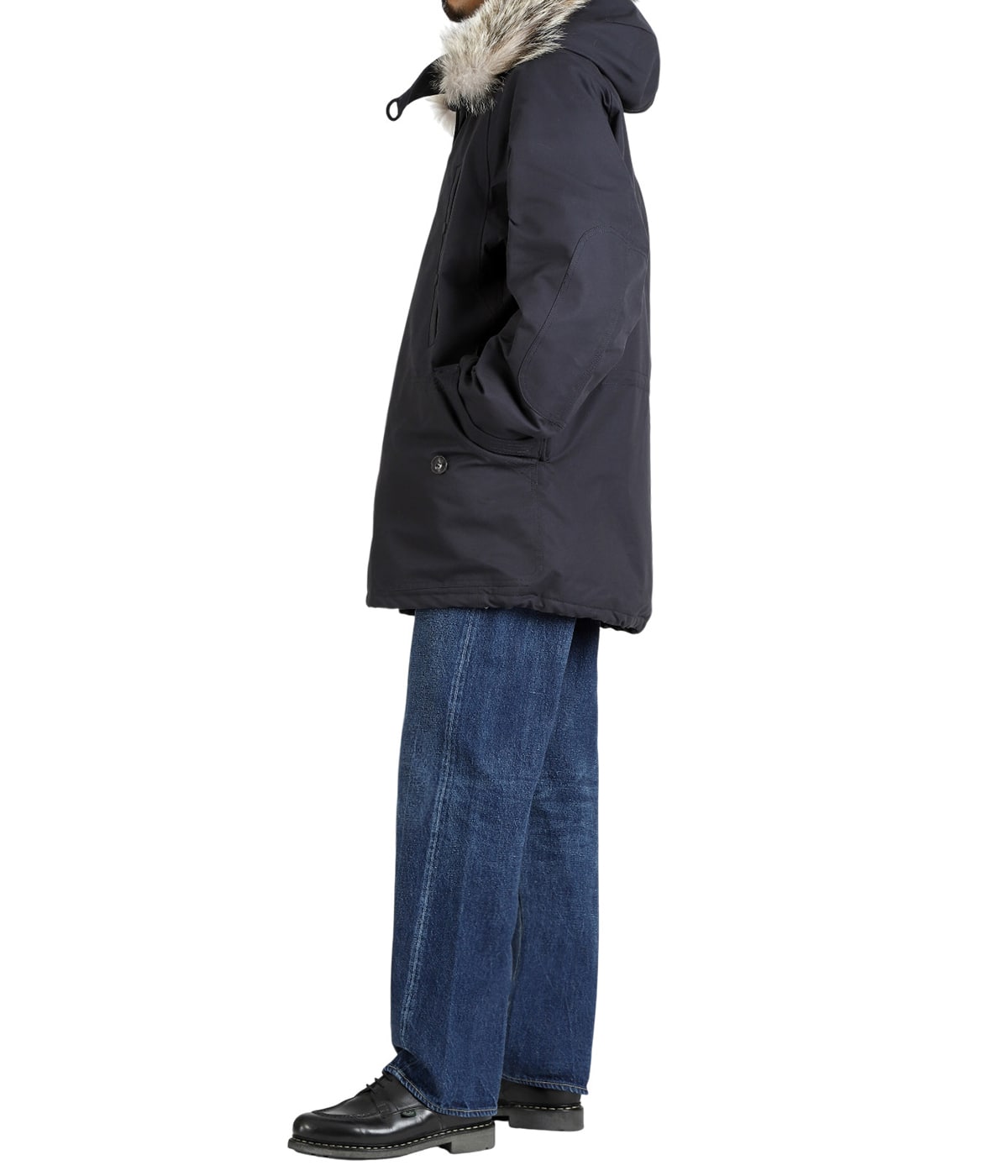 model(175cm / 60kg)B85 W75 H92 着用サイズ：42