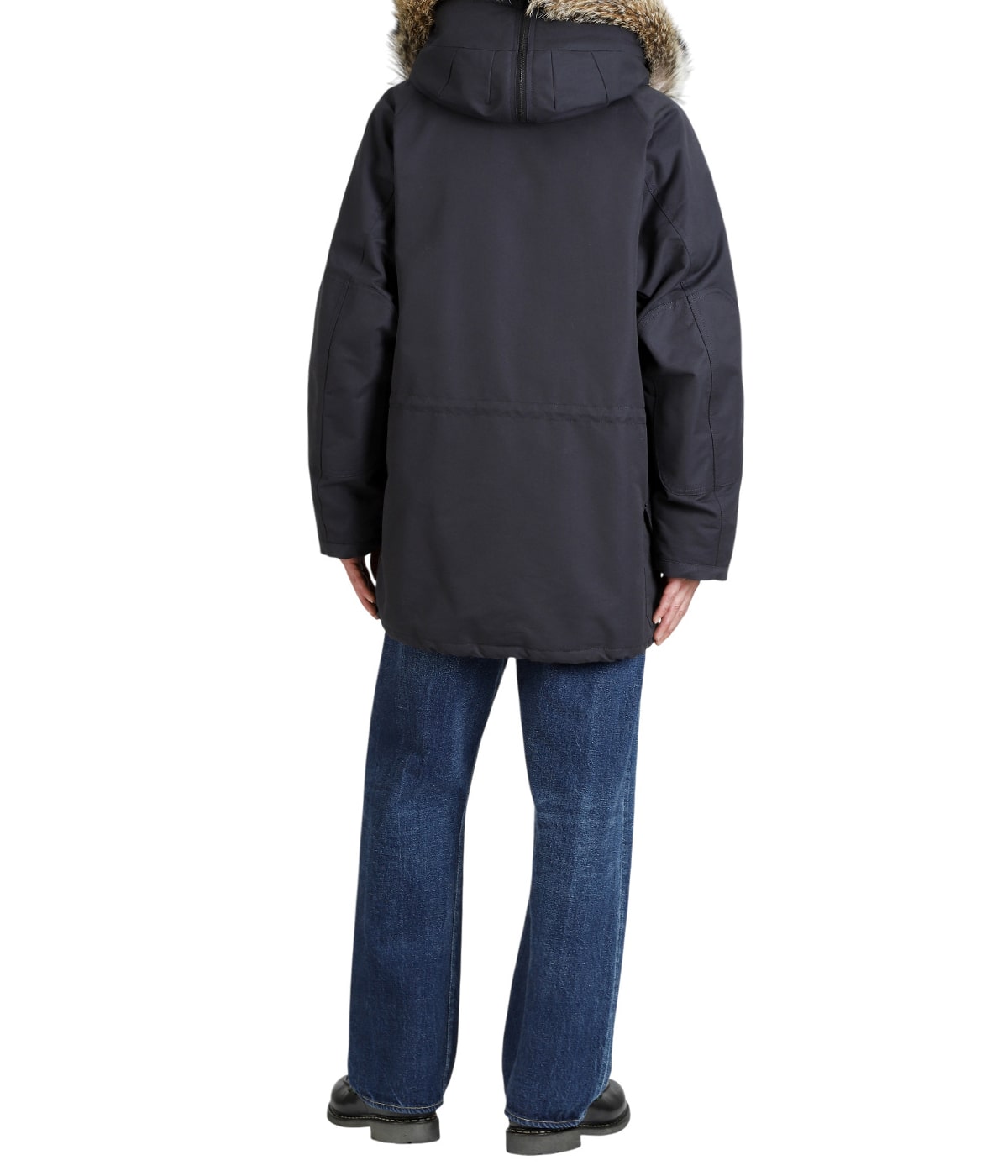 model(175cm / 60kg)B85 W75 H92 着用サイズ：42