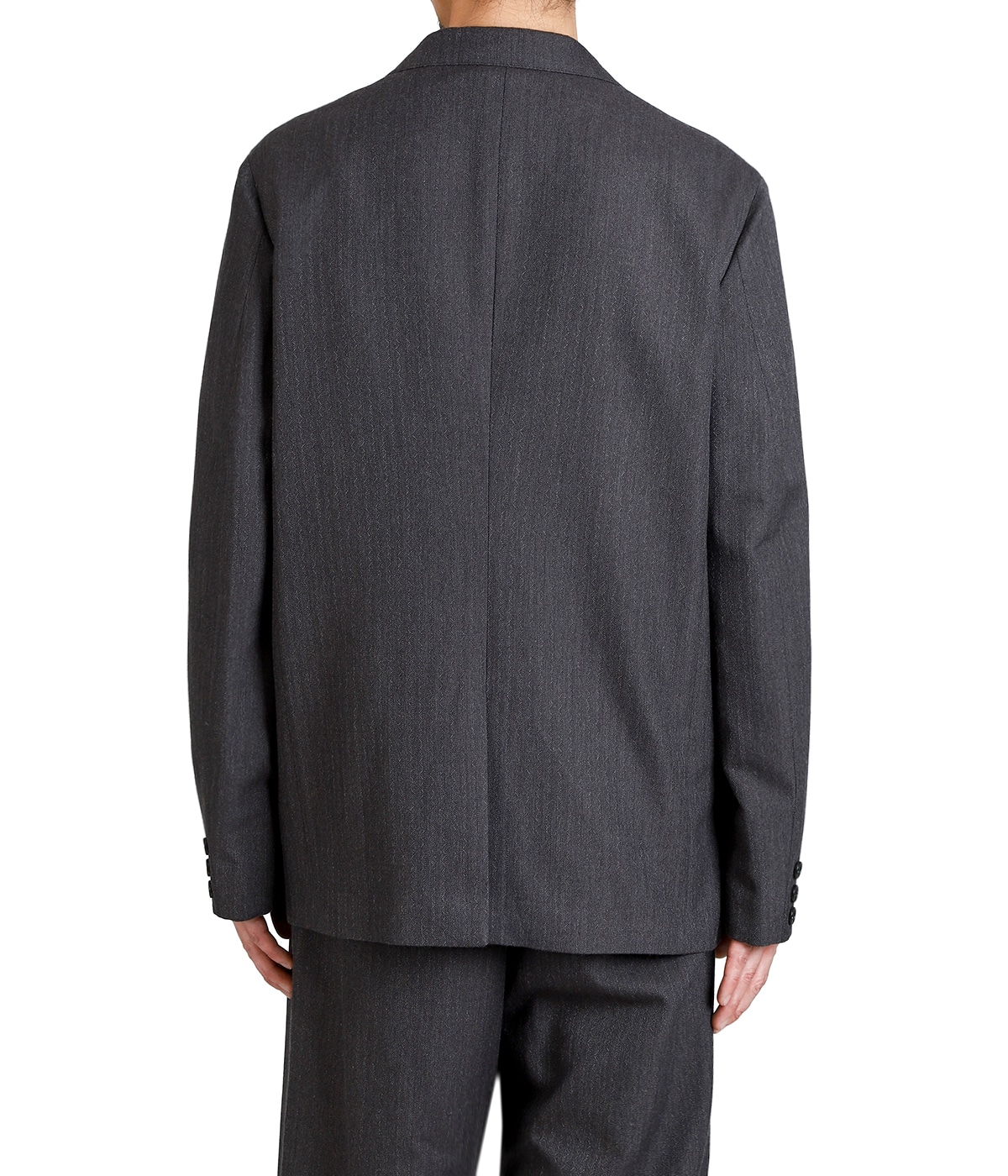 model（175cm / 60kg）B85 W75 H92 着用サイズ：40