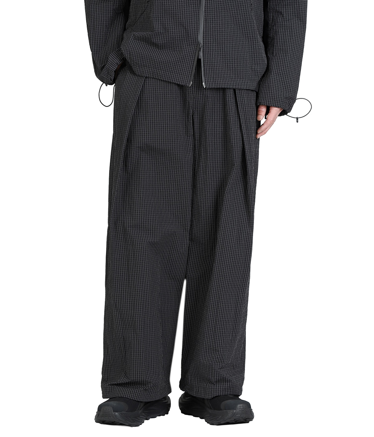 model（175cm / 60kg）B85 W75 H92 着用サイズ：2