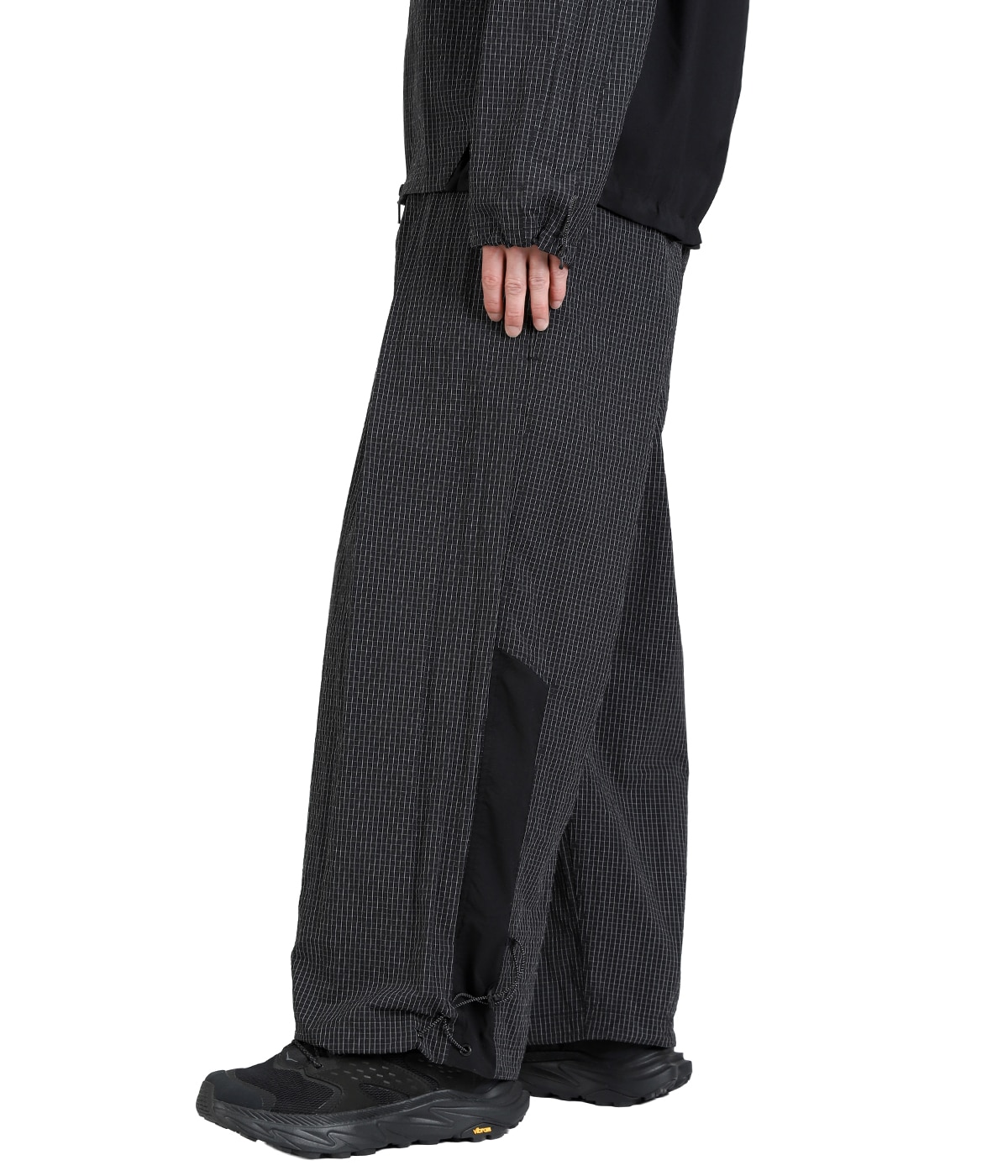 model（175cm / 60kg）B85 W75 H92 着用サイズ：2