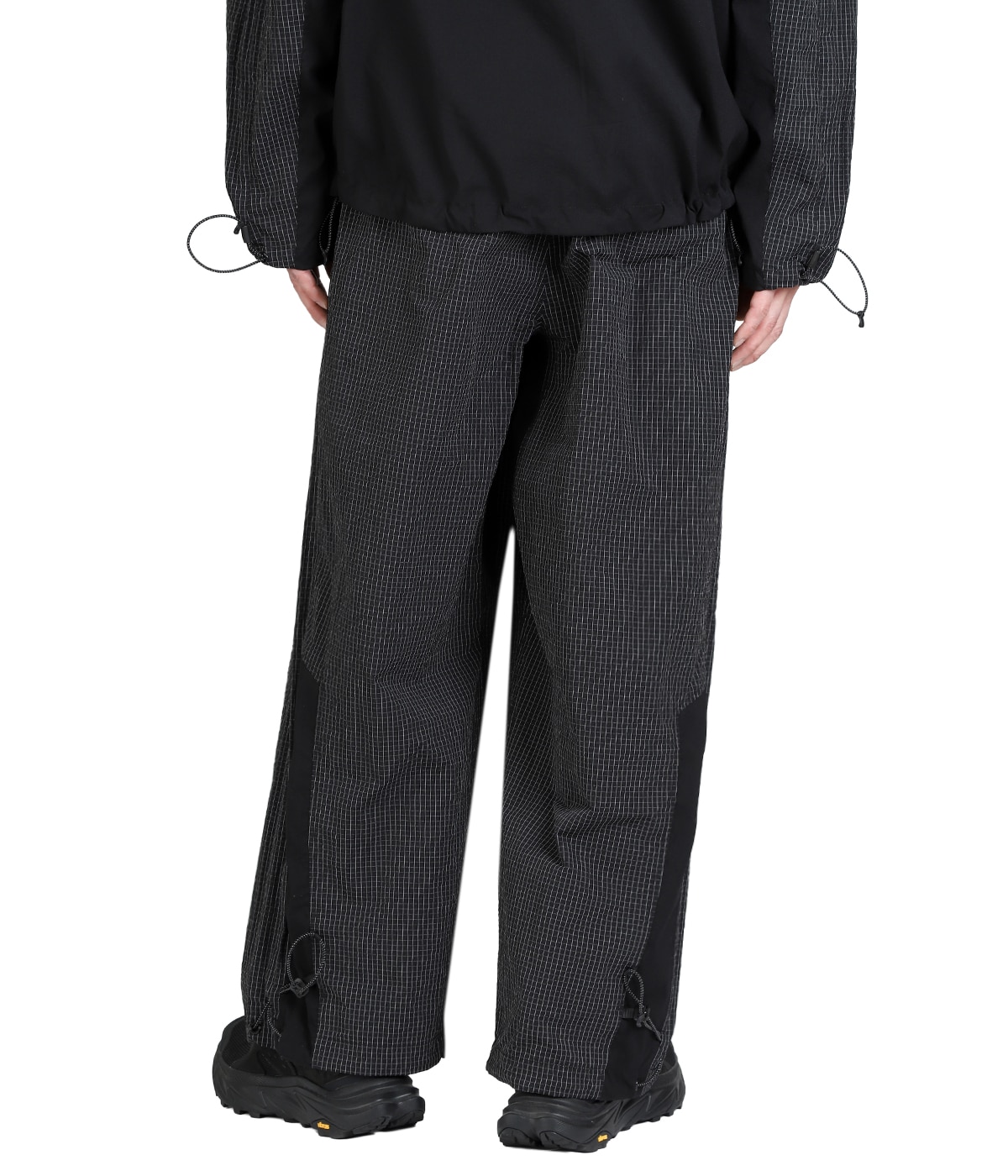 model（175cm / 60kg）B85 W75 H92 着用サイズ：2