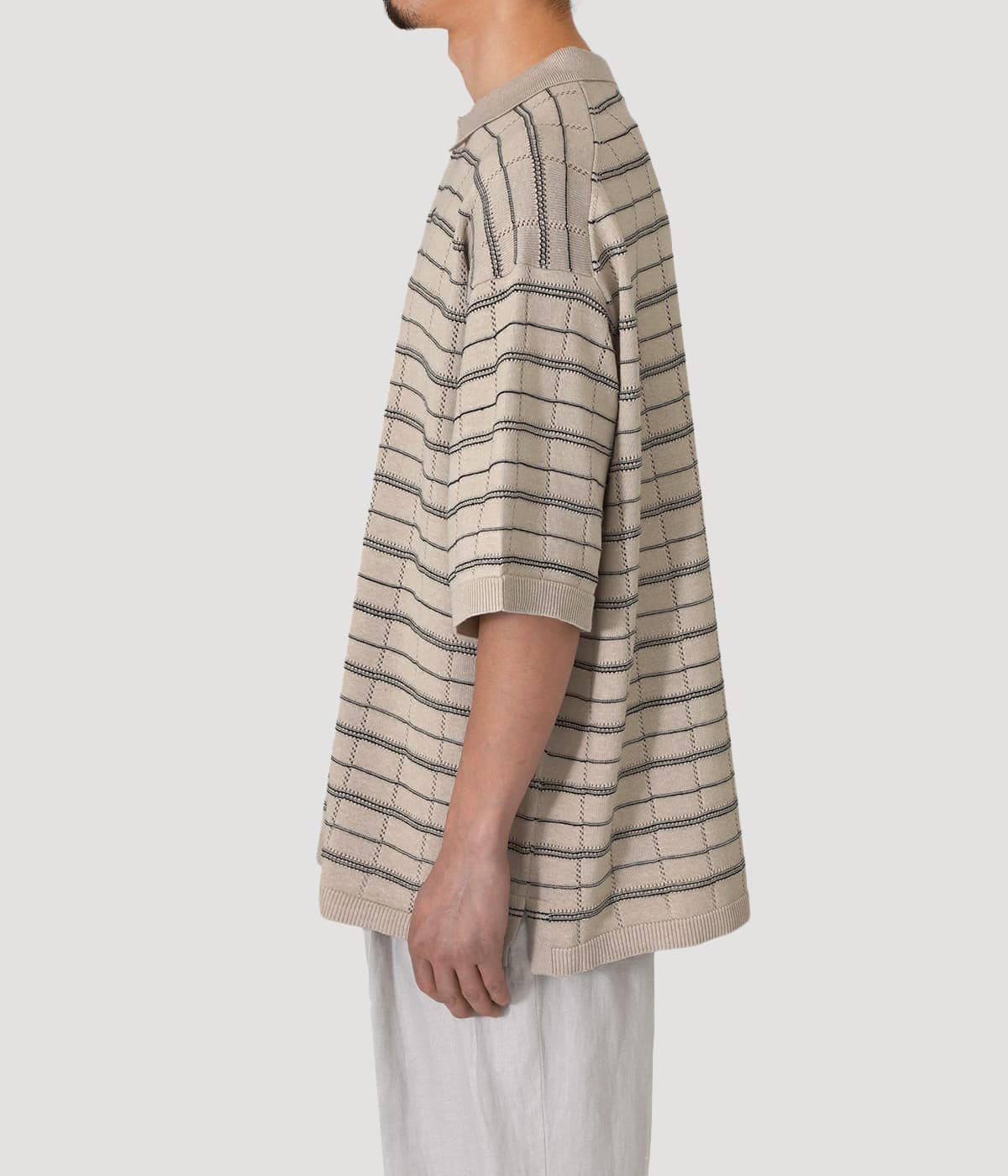 model（175cm / 60kg）B85 W75 H92 着用サイズ：L