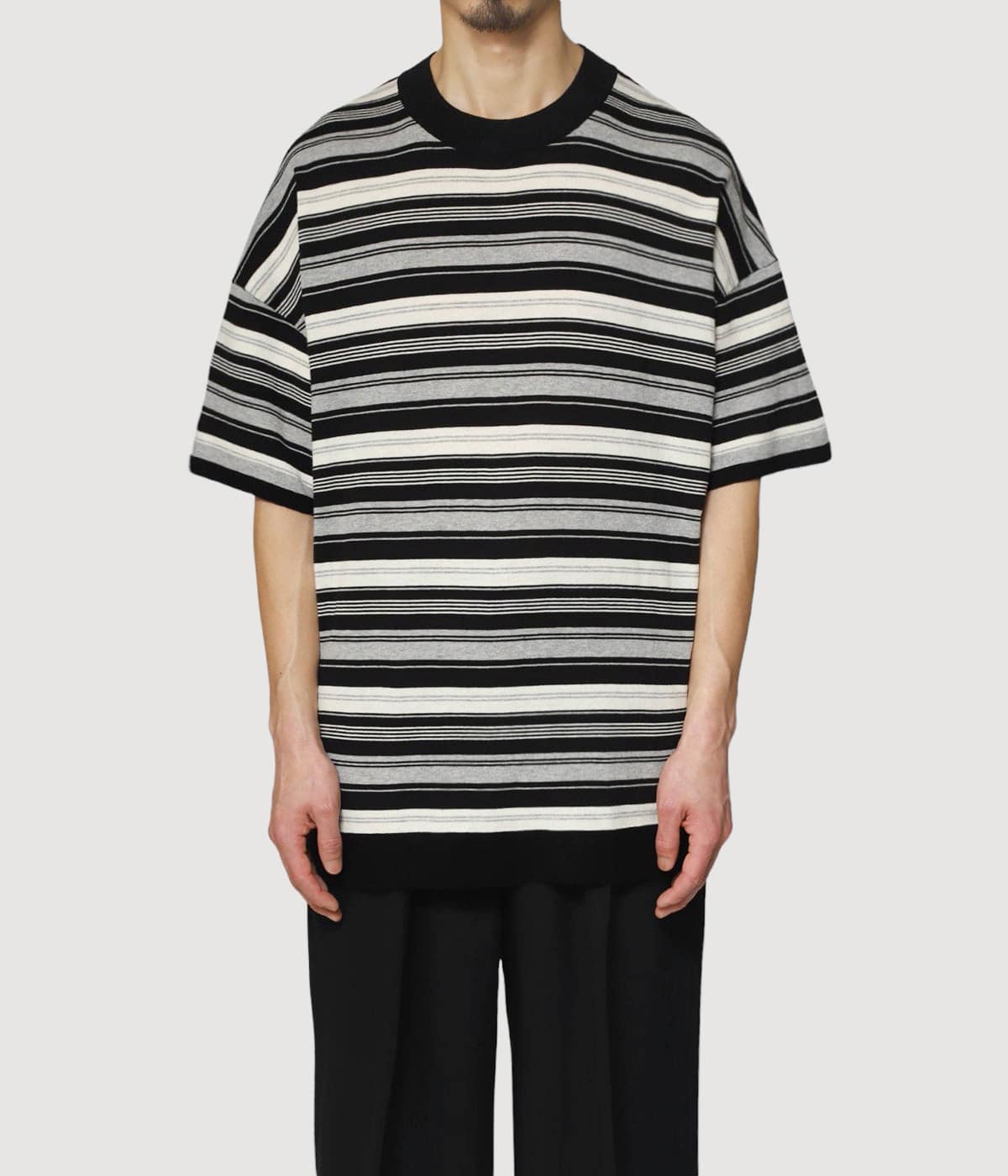 model（175cm / 60kg）B85 W75 H92 着用サイズ：L