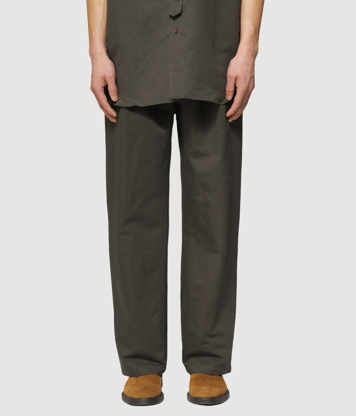 model（175cm / 60kg）B85 W75 H92 着用サイズ：L