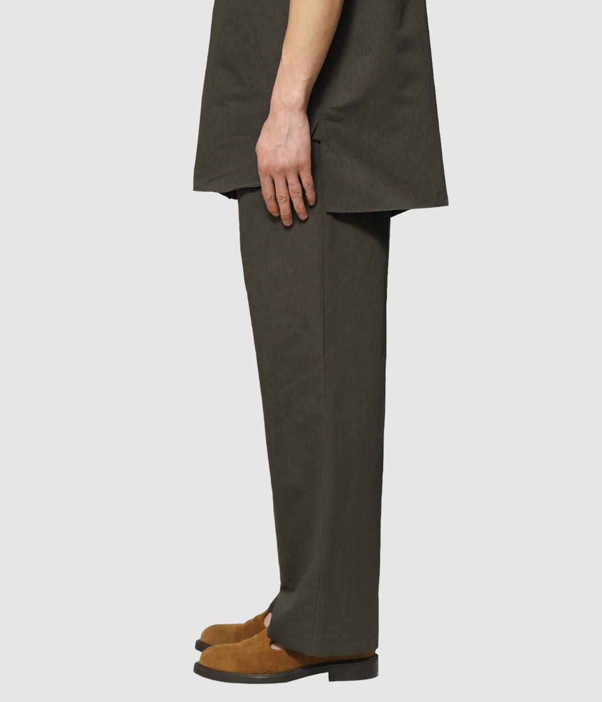 model（175cm / 60kg）B85 W75 H92 着用サイズ：L