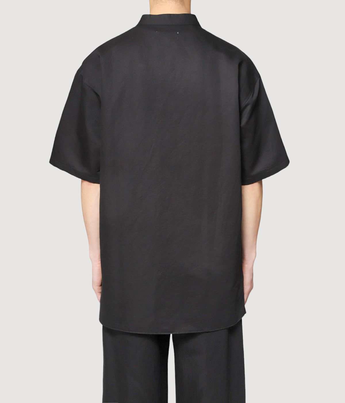 model（175cm / 60kg）B85 W75 H92 着用サイズ：L