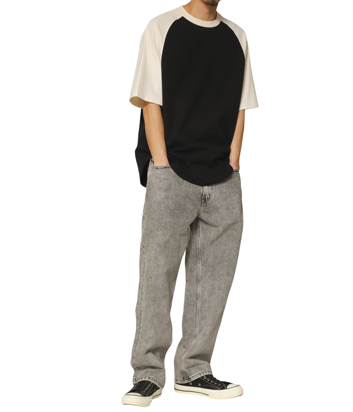model（175cm / 60kg）B85 W75 H92 着用サイズ：L