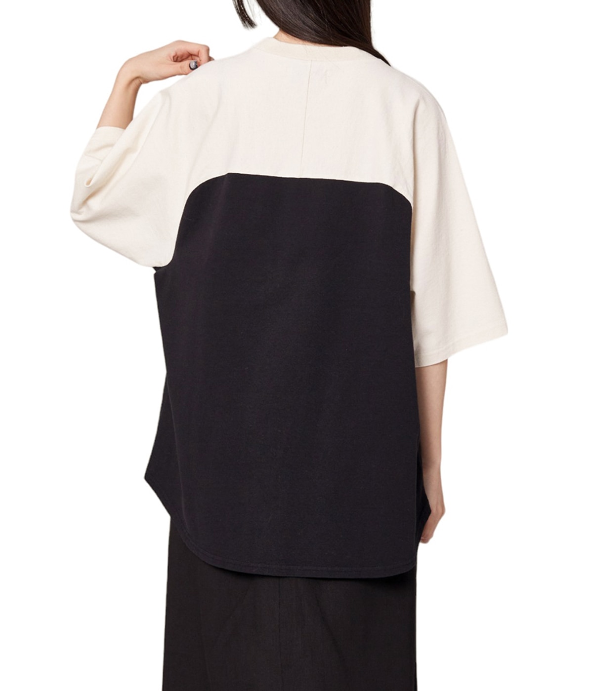 model（164cm） 着用サイズ：M