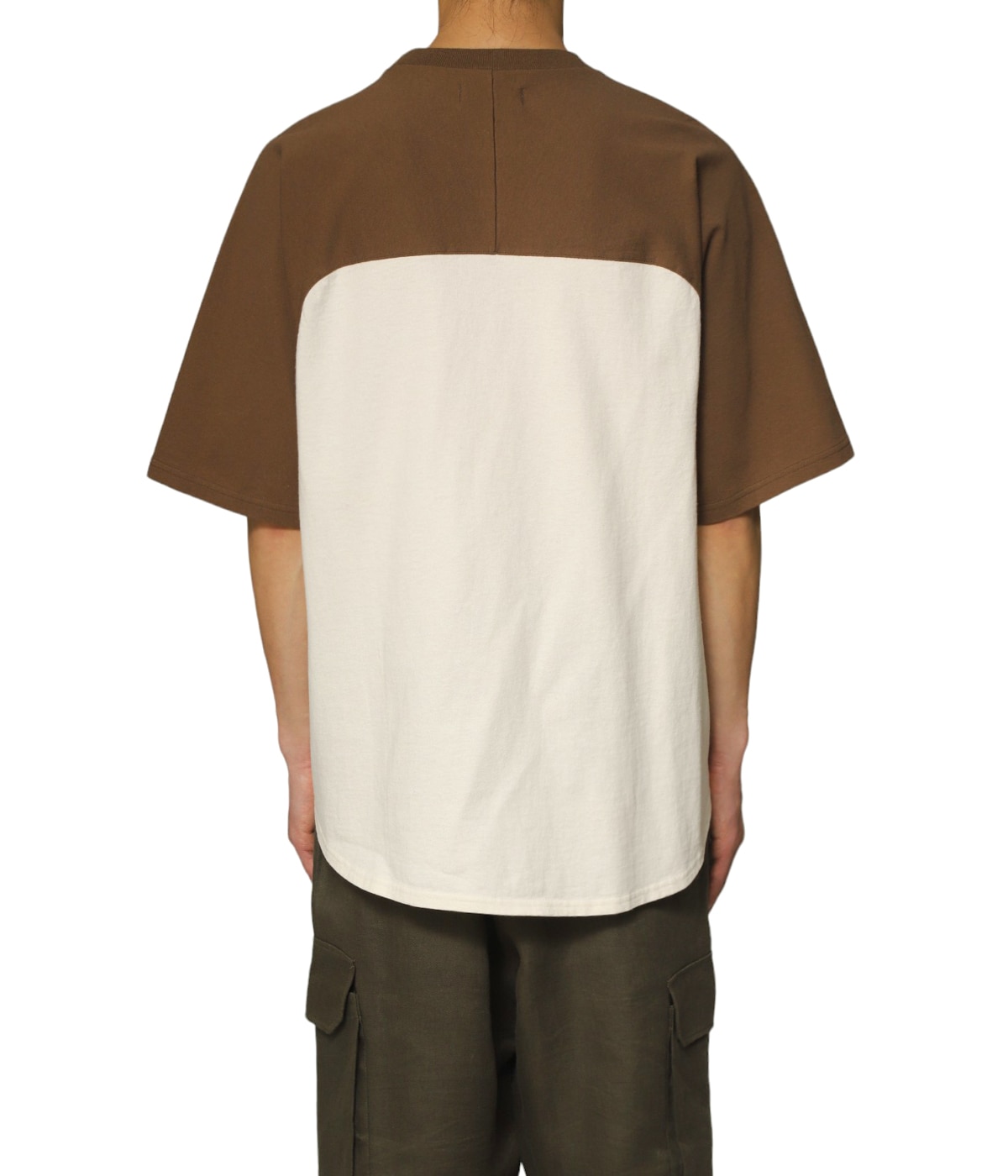 model（175cm / 60kg）B85 W75 H92 着用サイズ：L